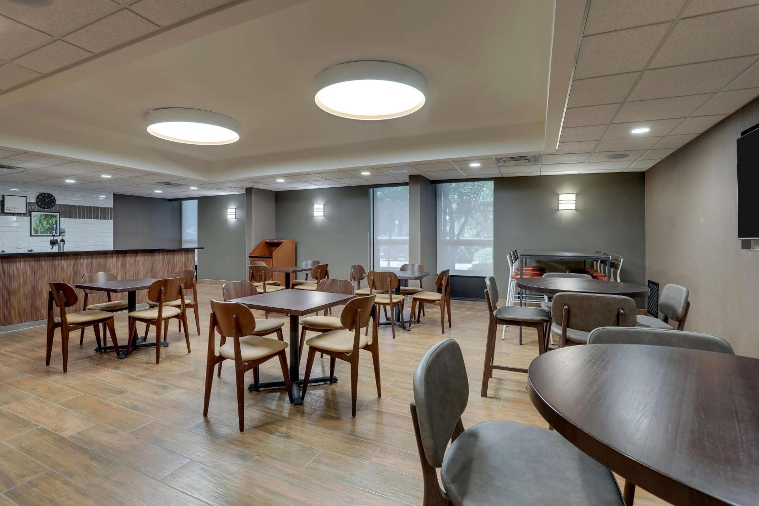 Drury Inn & Suites Charlotte University Place