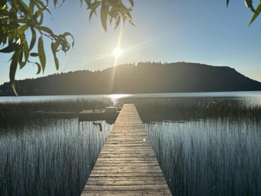 Lakefront Cottage, Salt Spring Island