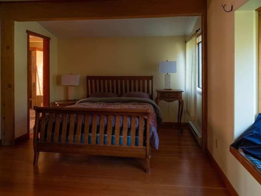 Lakefront Cottage, Salt Spring Island