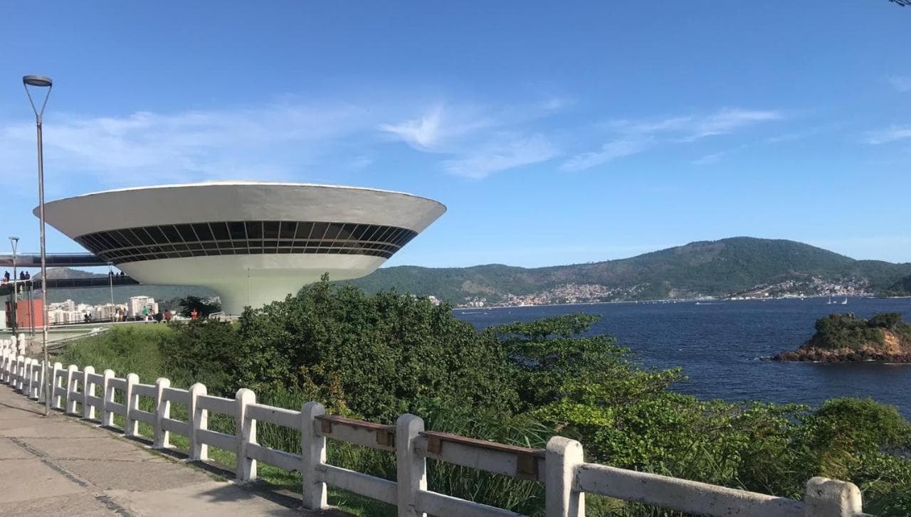 Kitnet Centro Niterói melhor localização com 14 M2