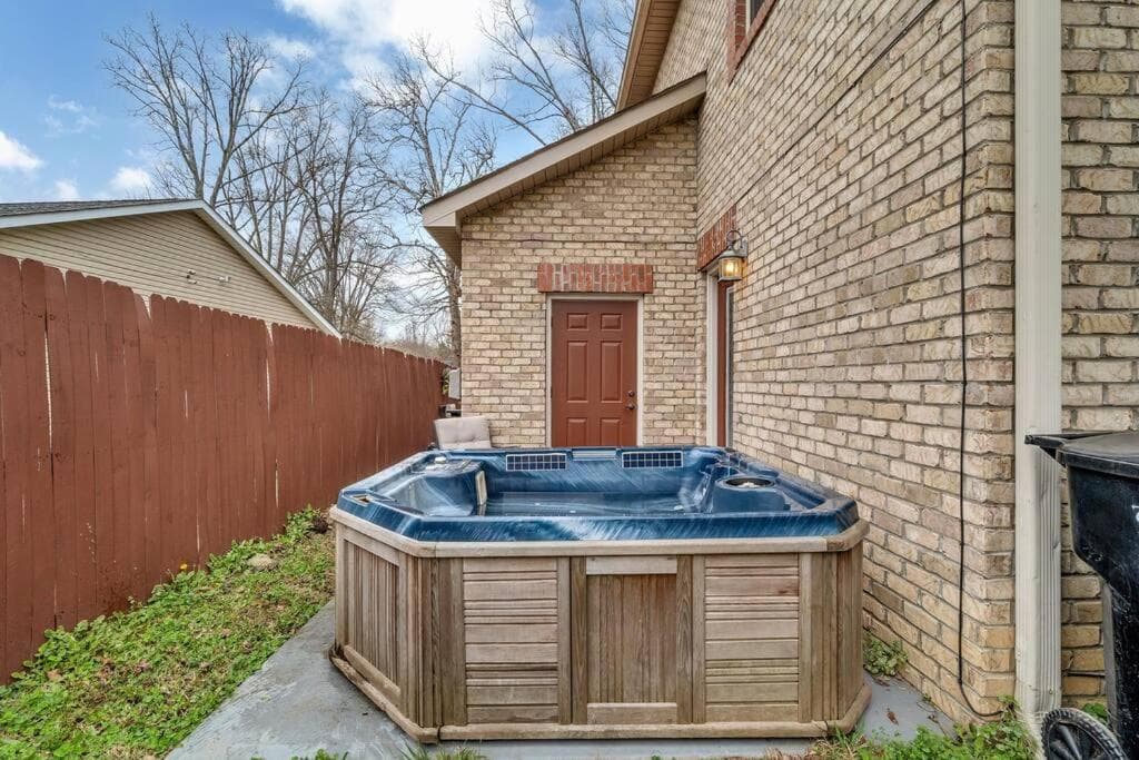 Cozy 2B Townhouse - Hot Tub