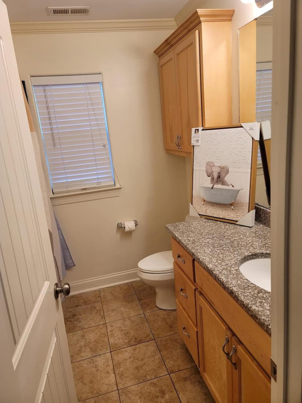 Cozy 2B Townhouse - King Bed