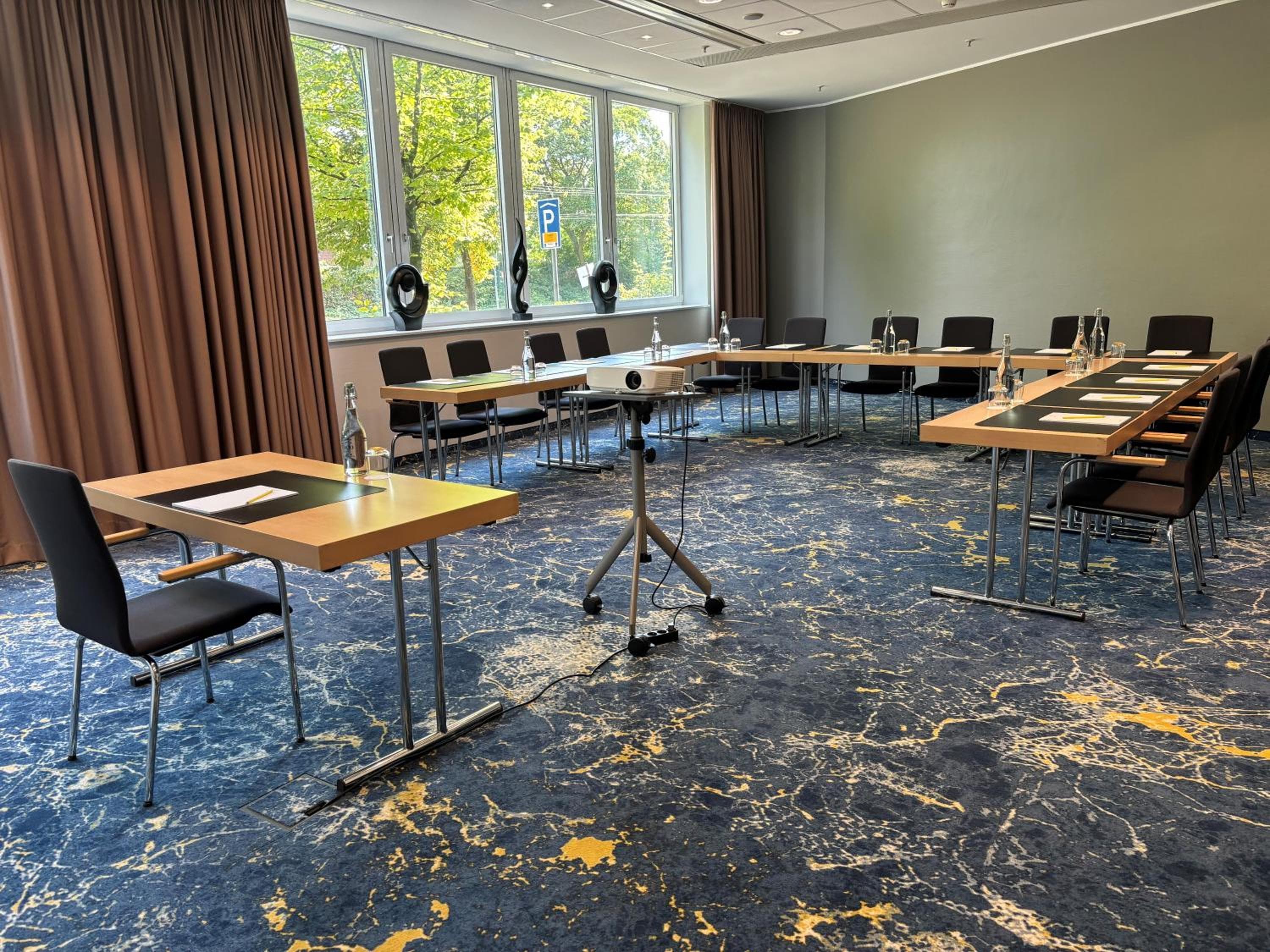 voco Dusseldorf Seestern by IHG