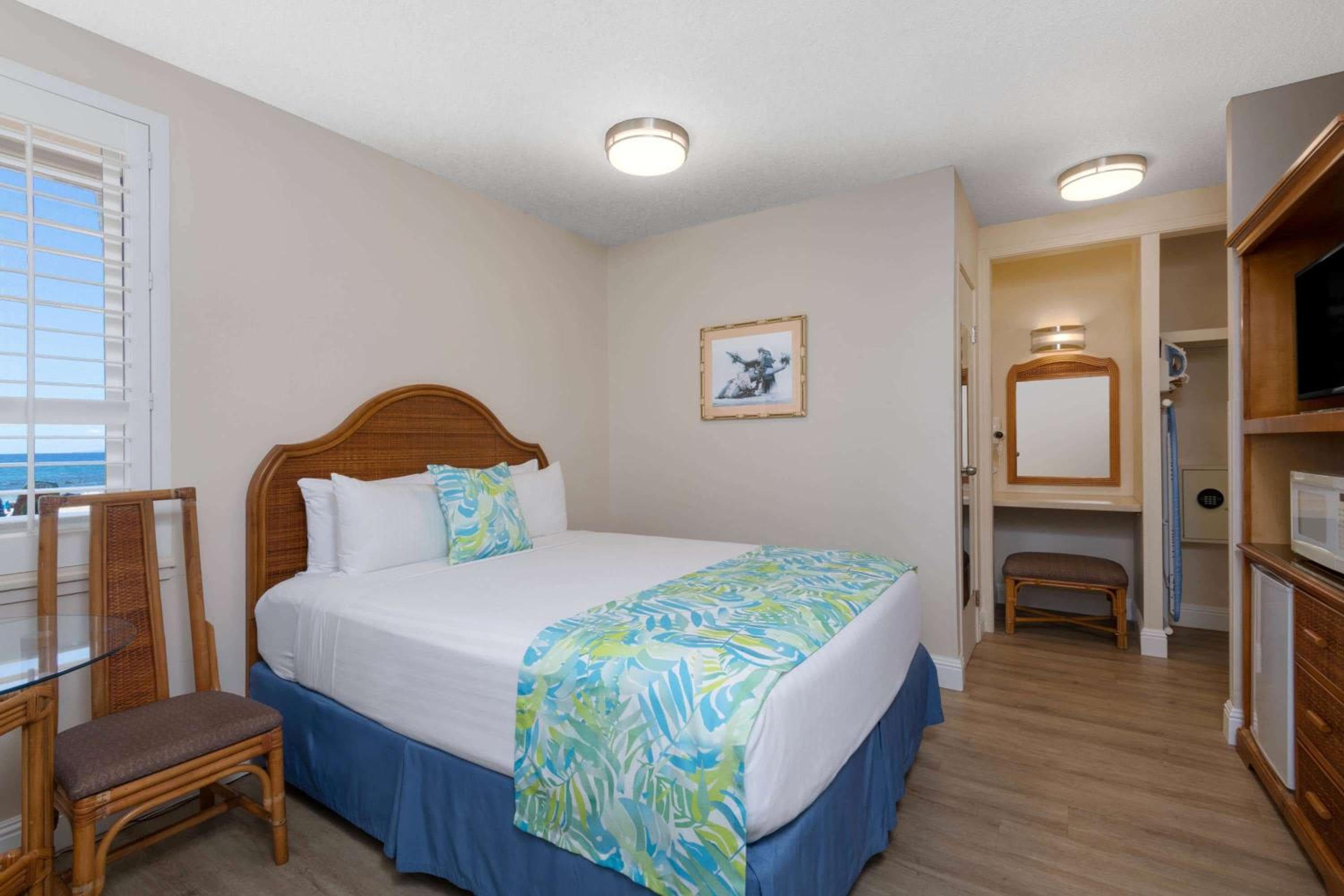 Days Inn by Wyndham Maui Oceanfront