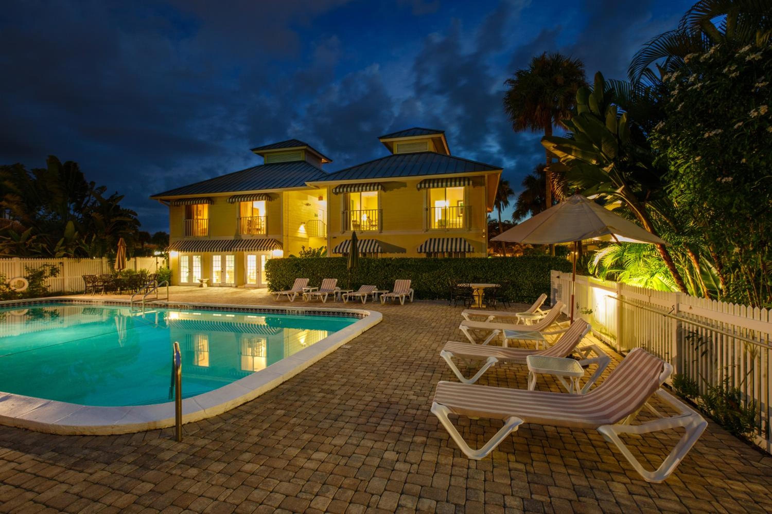 Naples Garden Inn