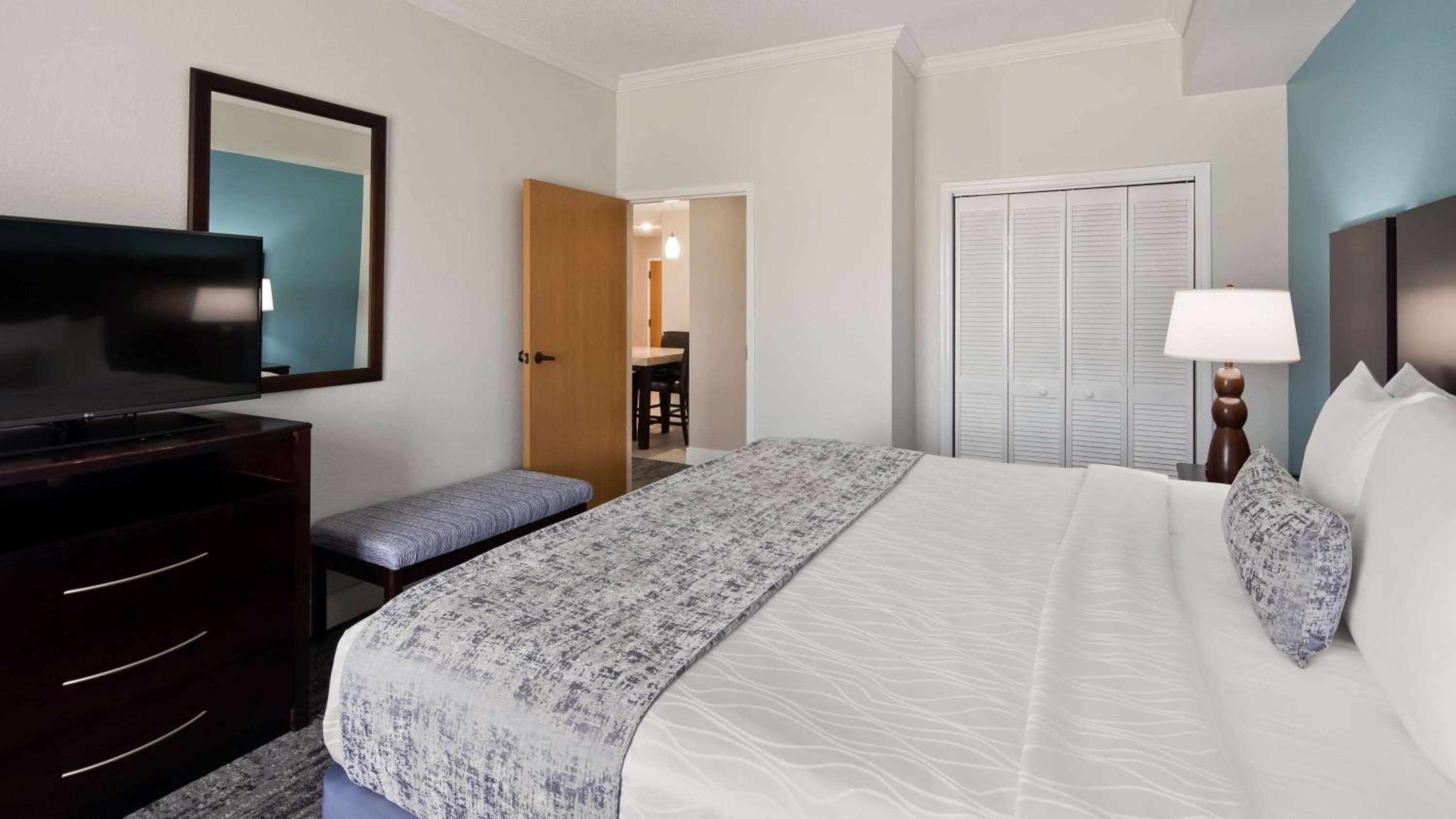 Best Western Plus Ambassador Suites