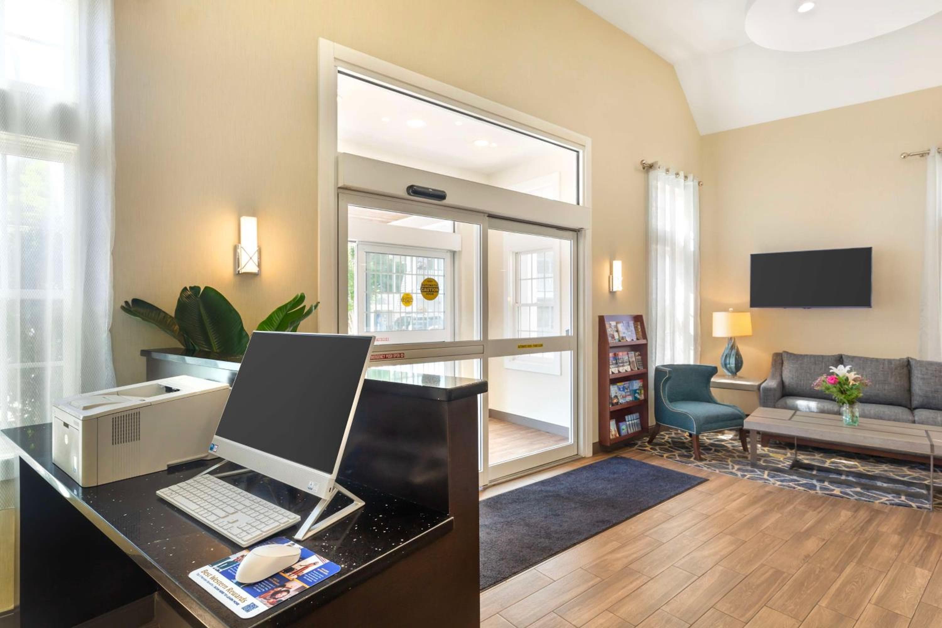 Best Western Plus Cold Spring