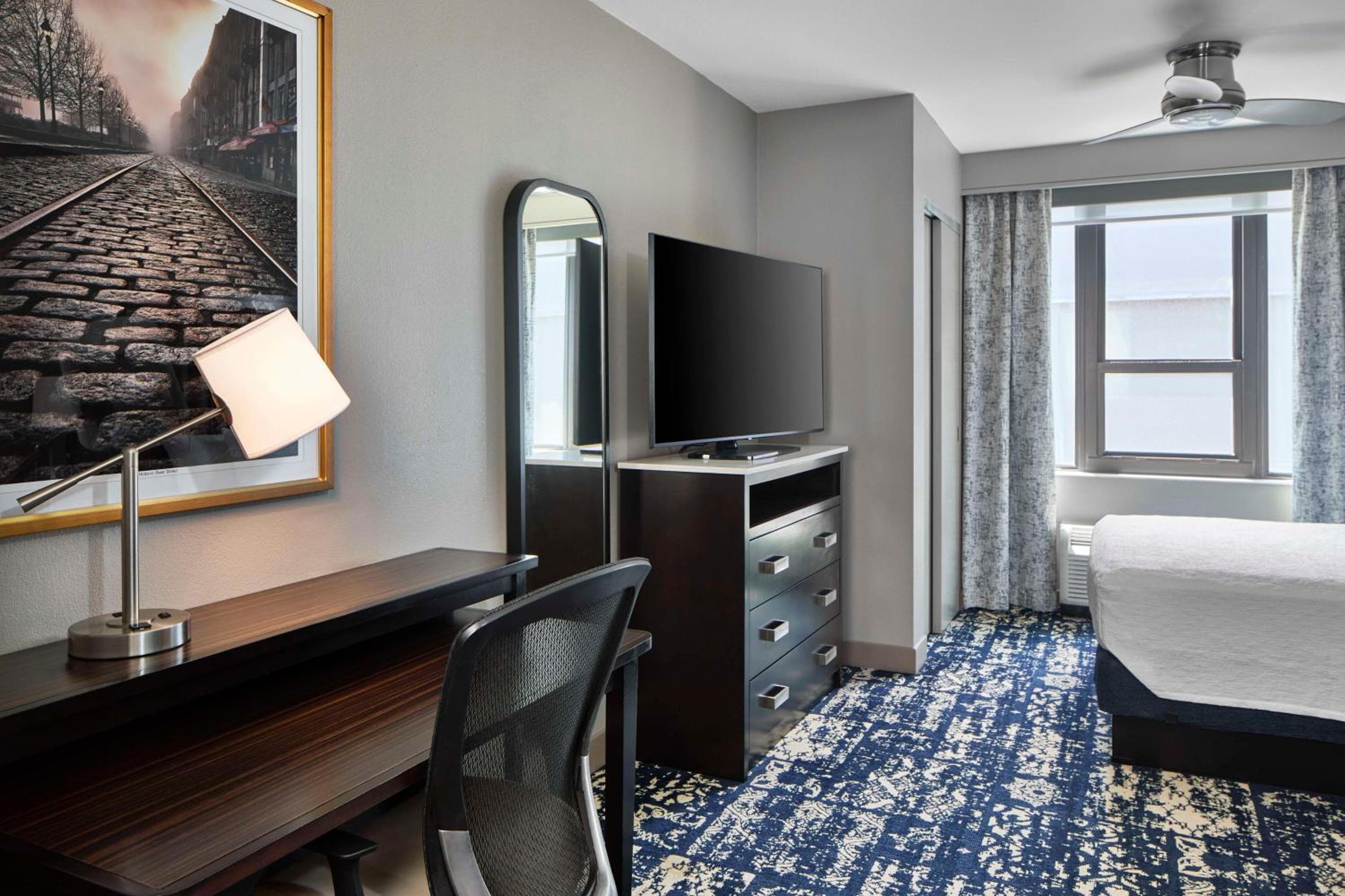 Homewood Suites Savannah Historic District/Riverfront