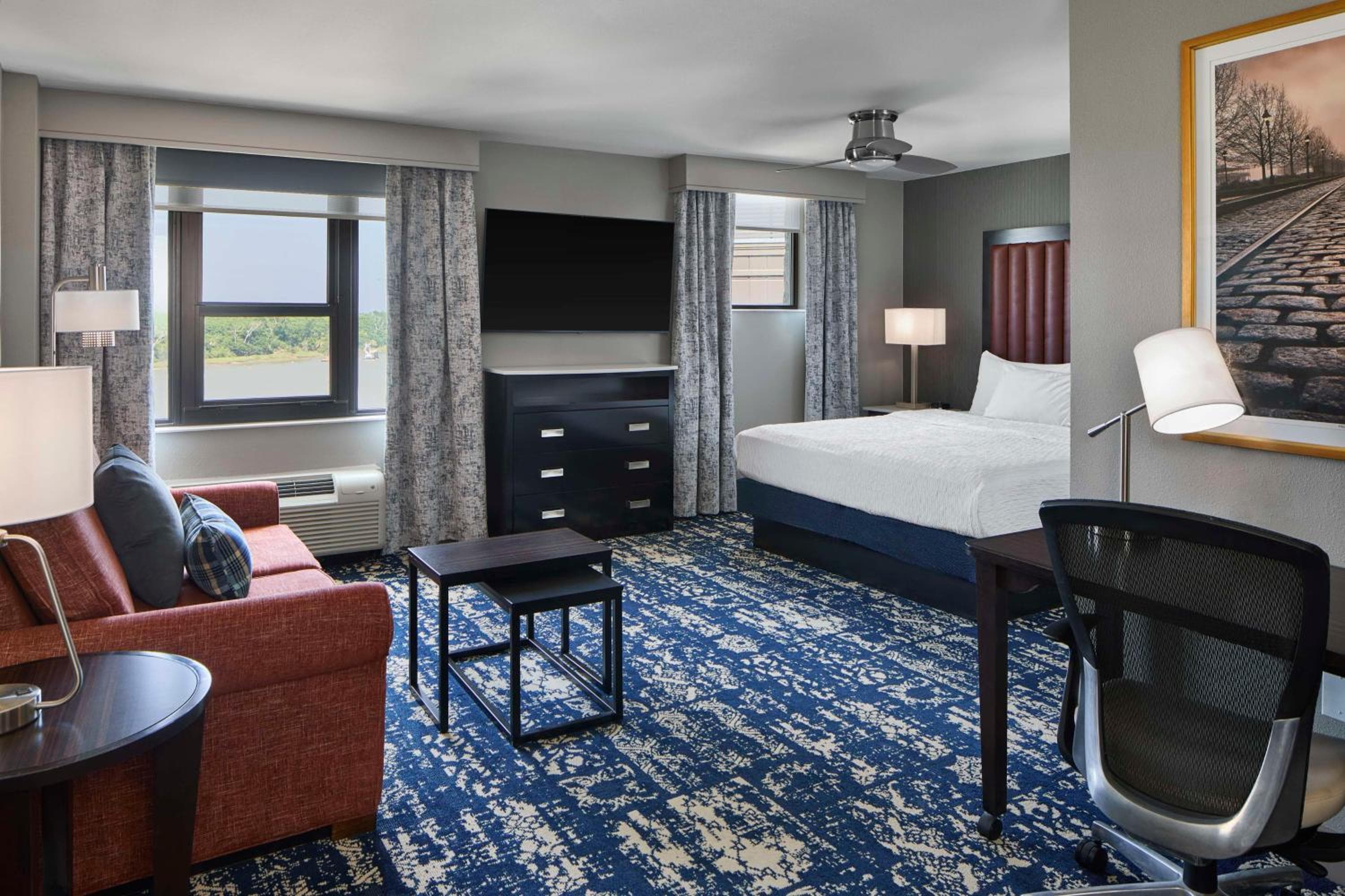 Homewood Suites Savannah Historic District/Riverfront