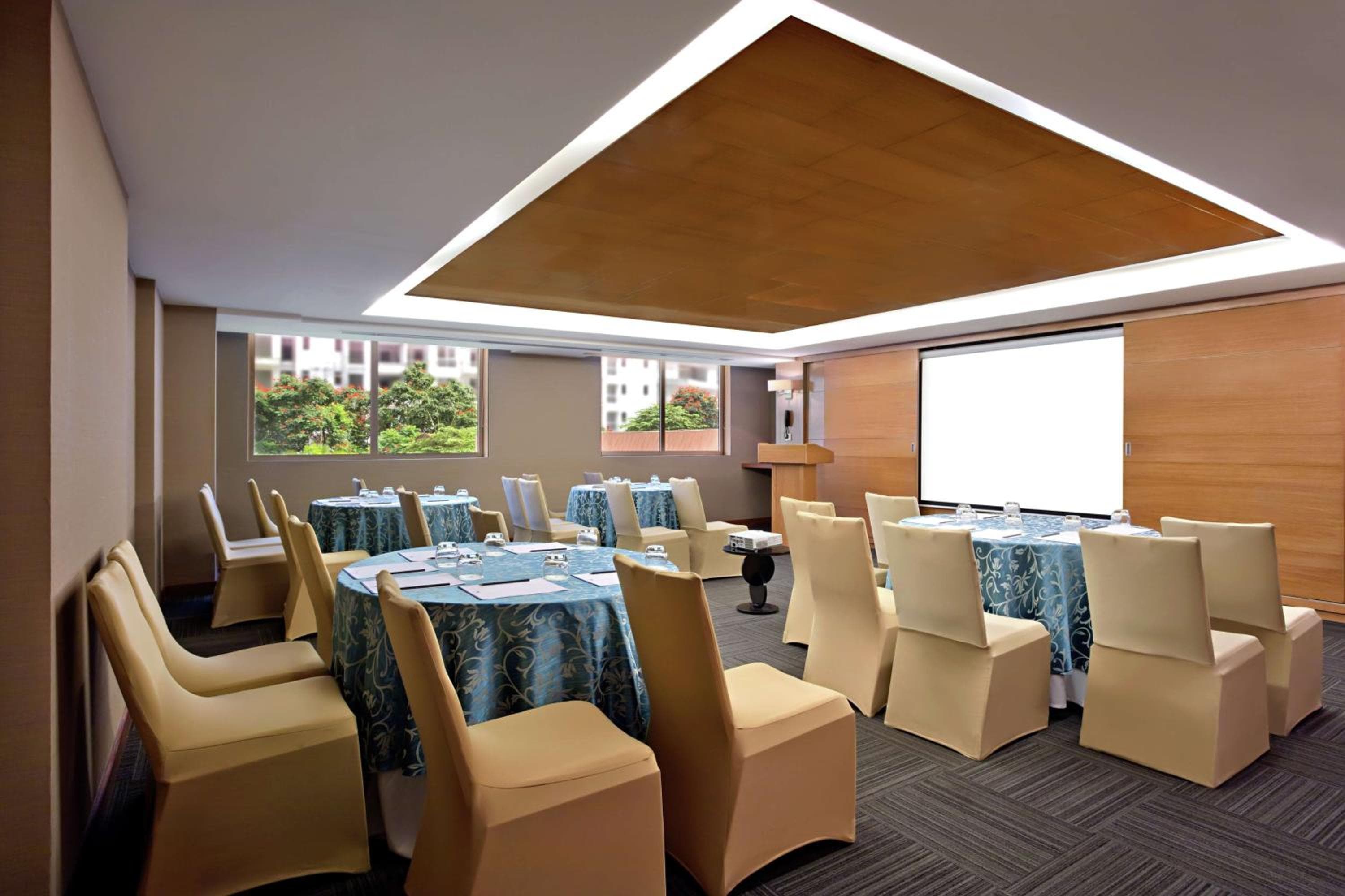 DoubleTree Suites by Hilton Bengaluru Outer Ring Road