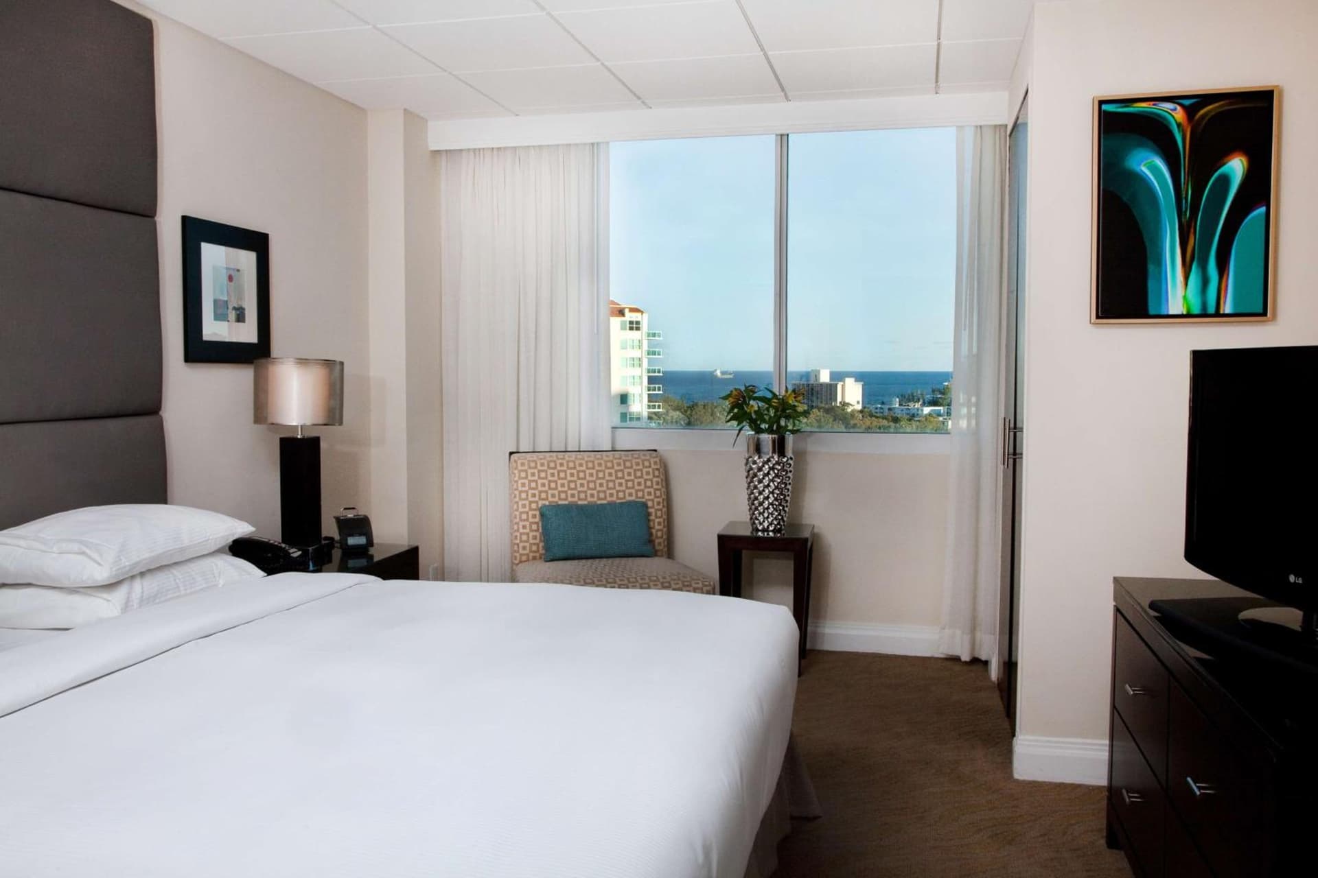 GALLERY One - A DoubleTree Suites by Hilton Hotel