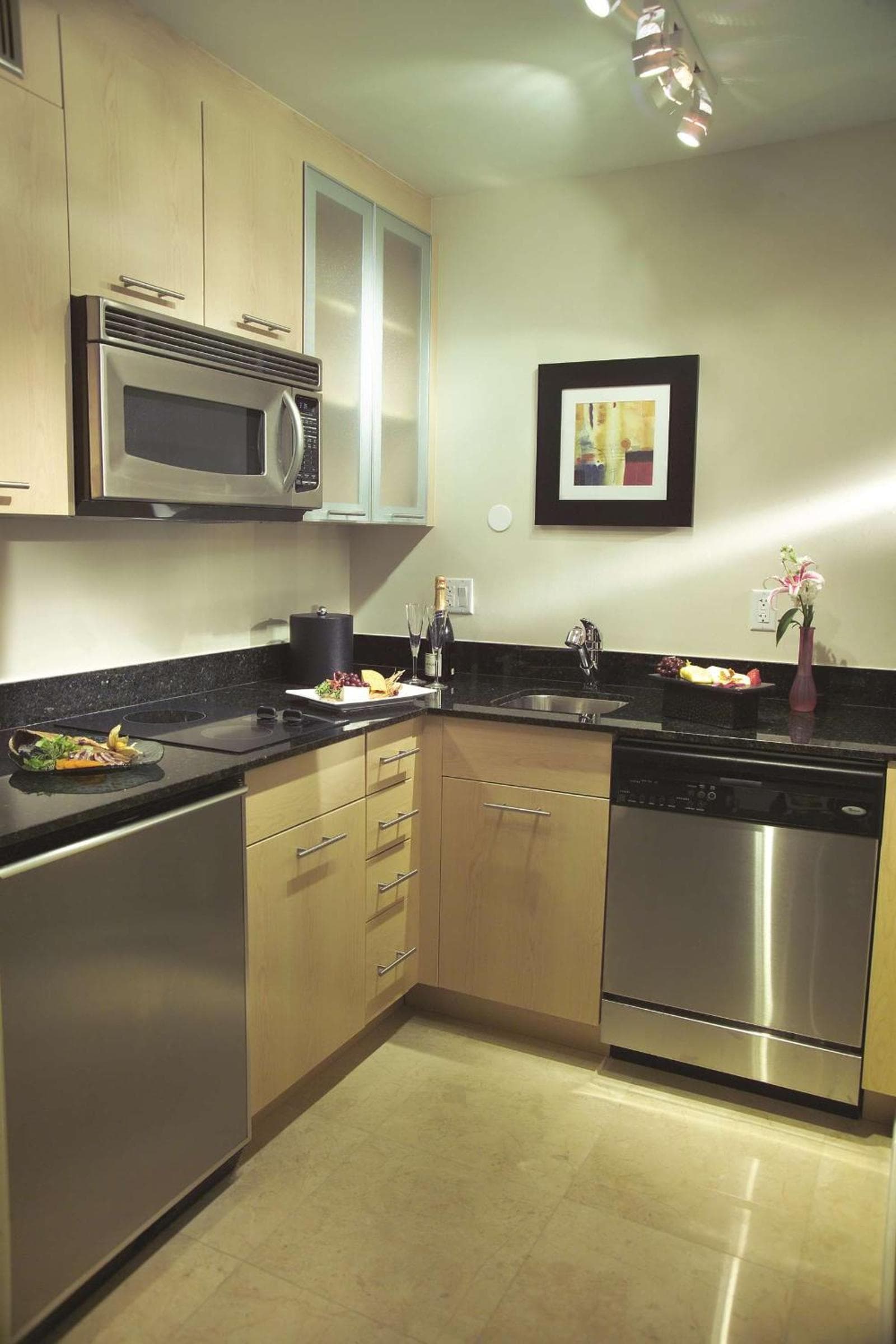 GALLERY One - A DoubleTree Suites by Hilton Hotel