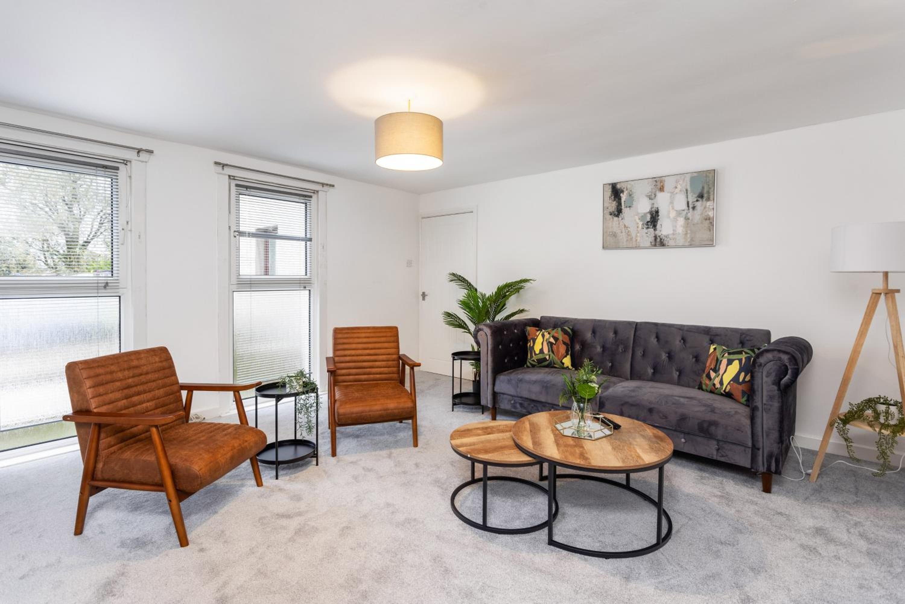 Stylish 3Bed House near Airport