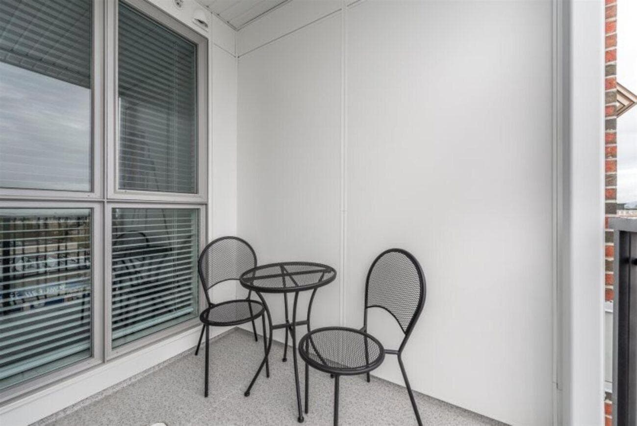 Modern Old Town Suite With Private Balcony