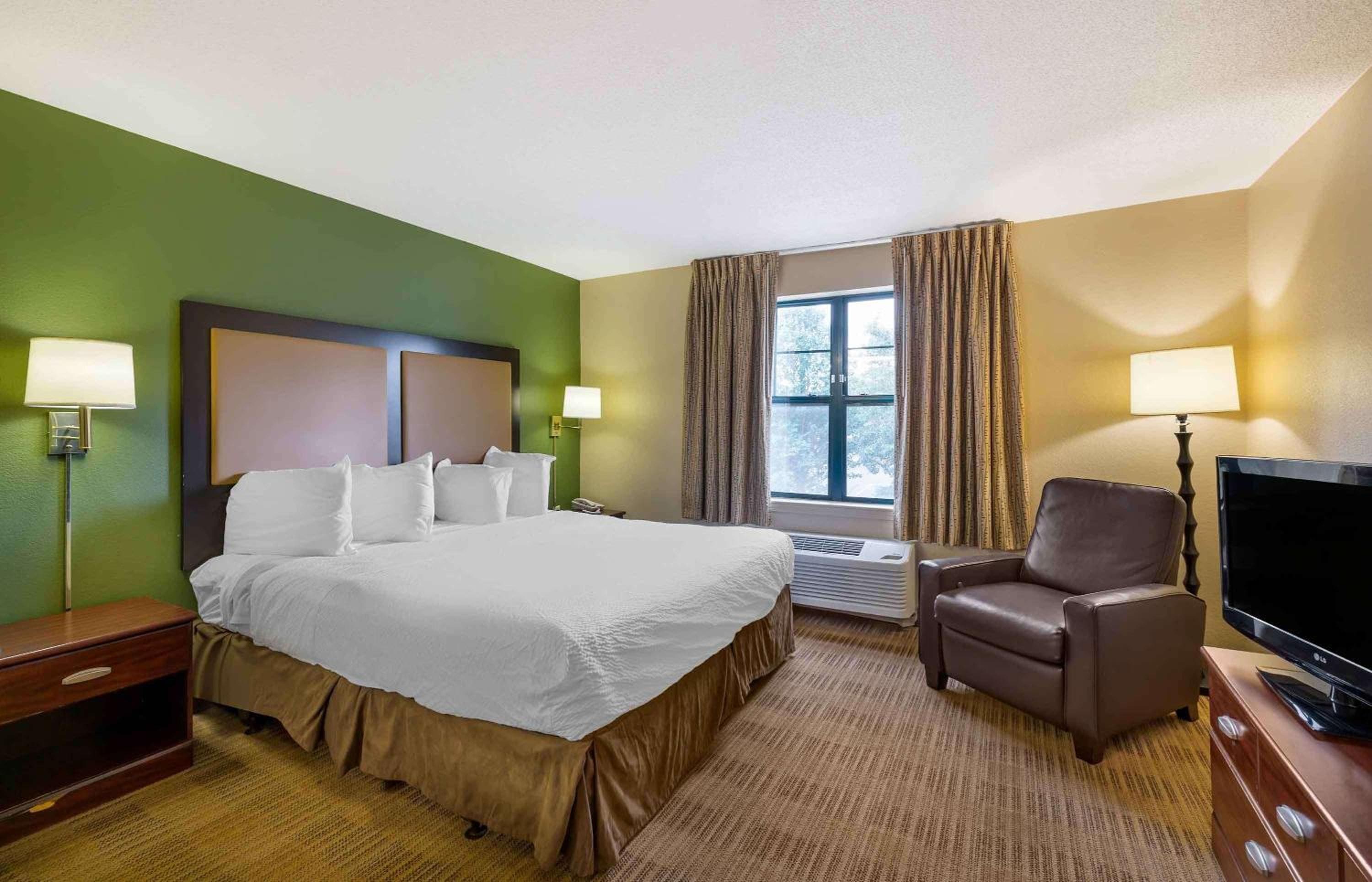 Extended Stay America Suites - Chicago - Burr Ridge