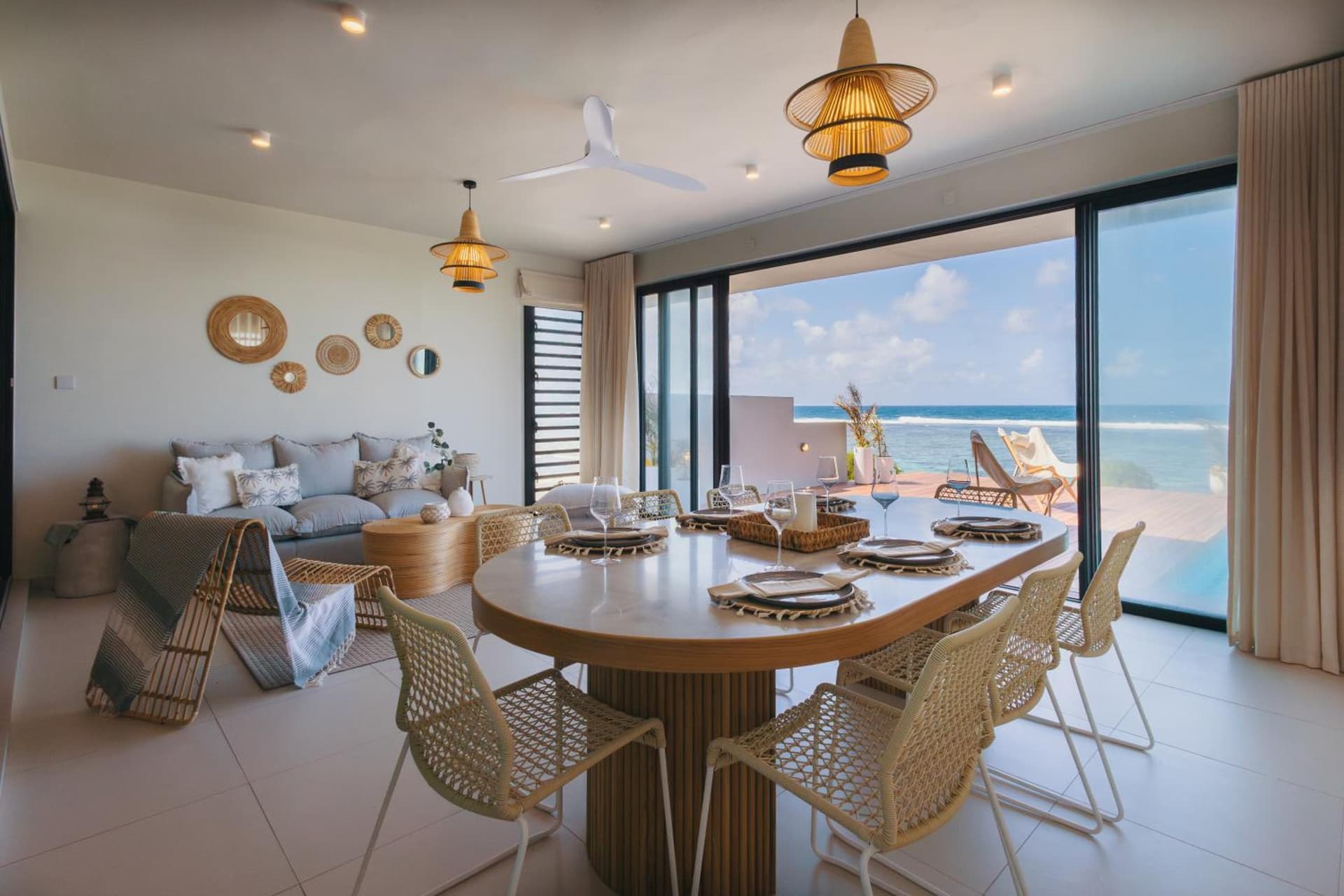 Beachfront Luxury Apartment- Poste La Fayette