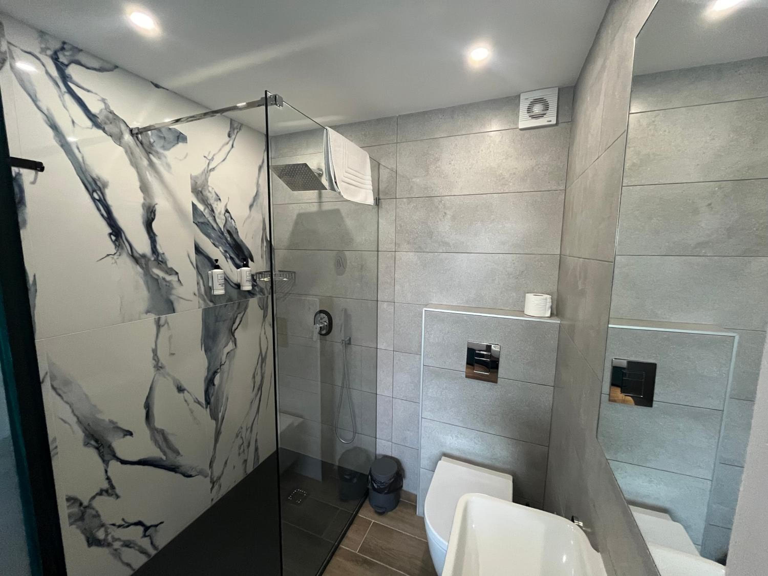 Blu Waters Boutique Hotel