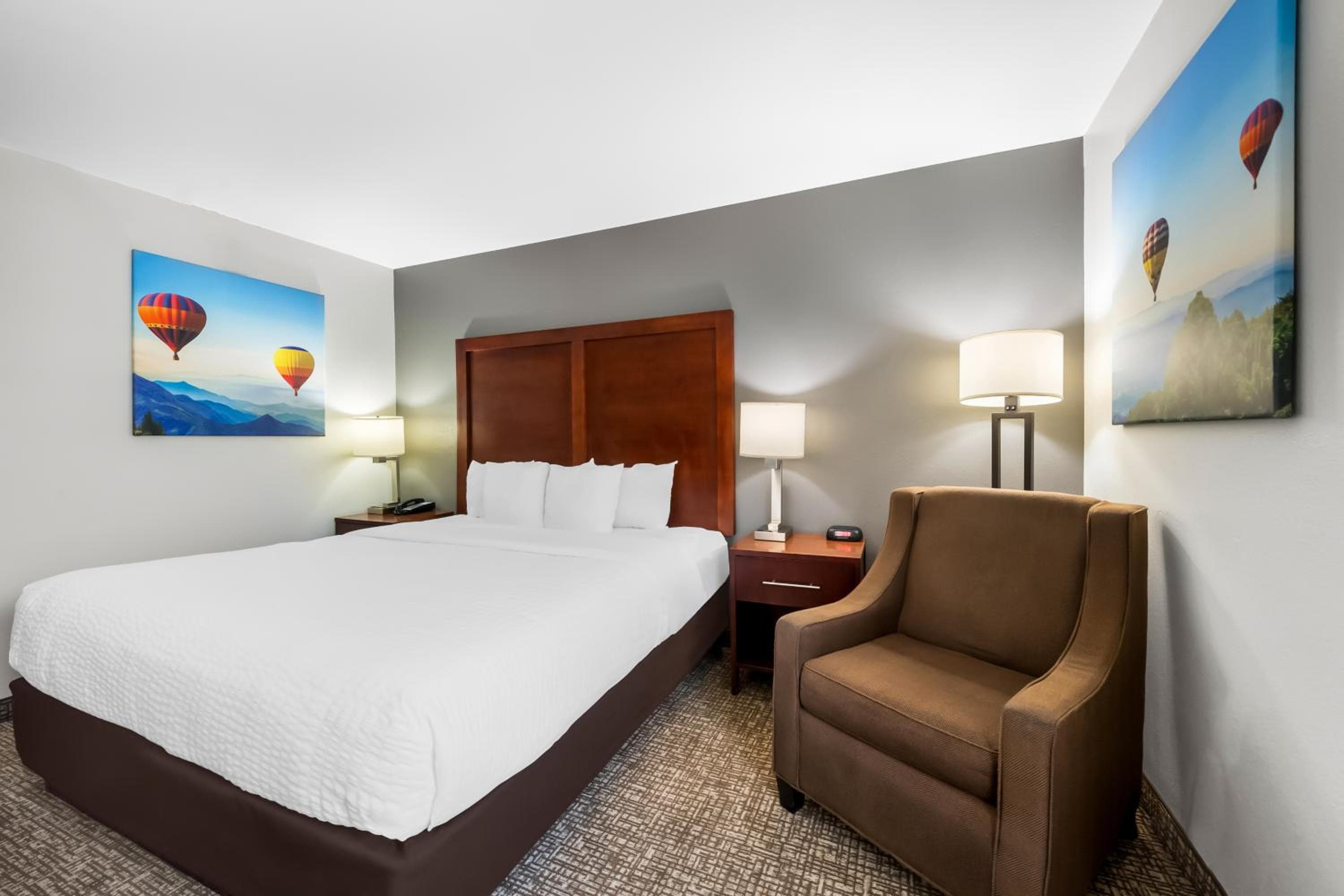 Clarion Pointe Apex - Holly Springs