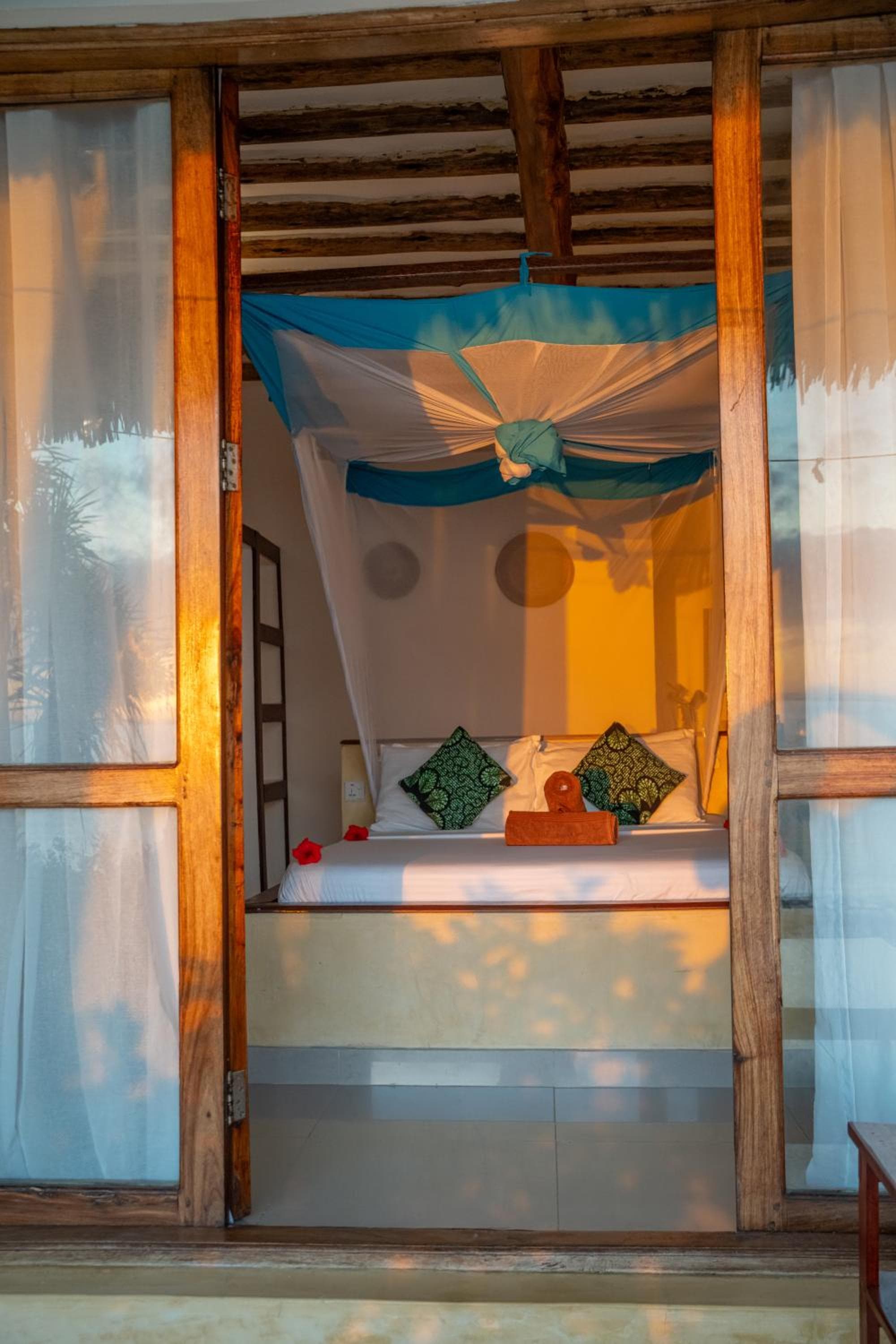 Mnana Beach Bungalows