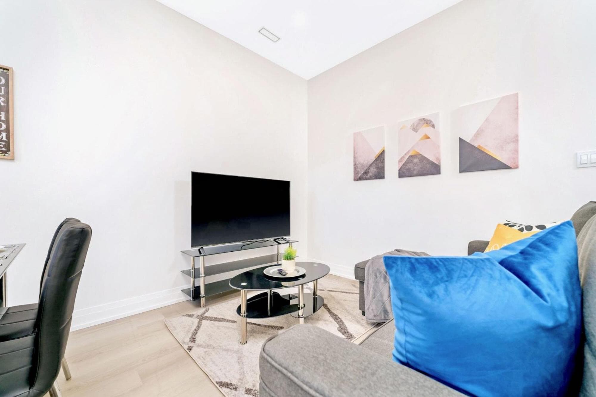 BEST LOCATION - Modern 2BR Apartment on James Street