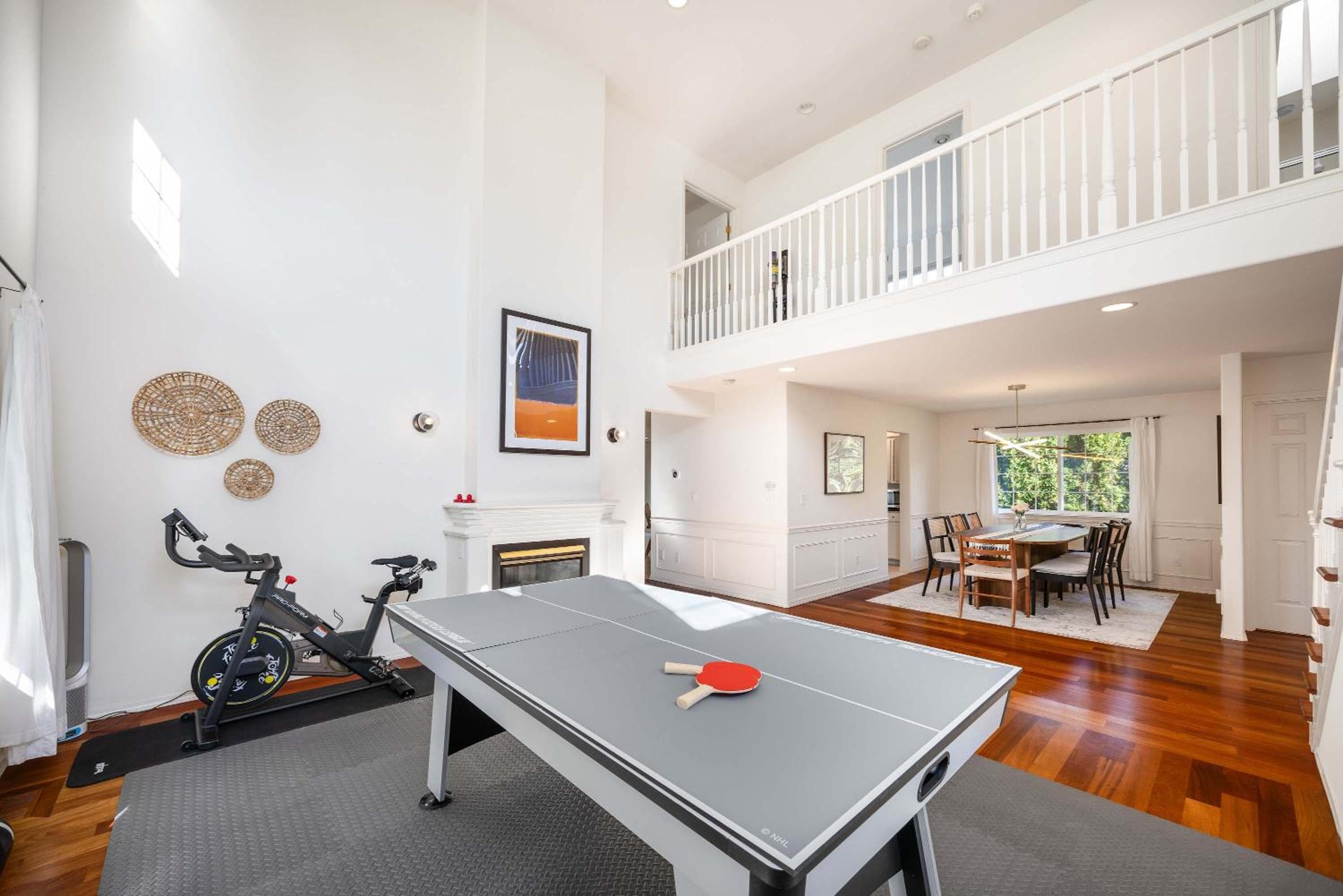 Kirkland Elegant 4B 2 5B Family Retreat with Designer Decor