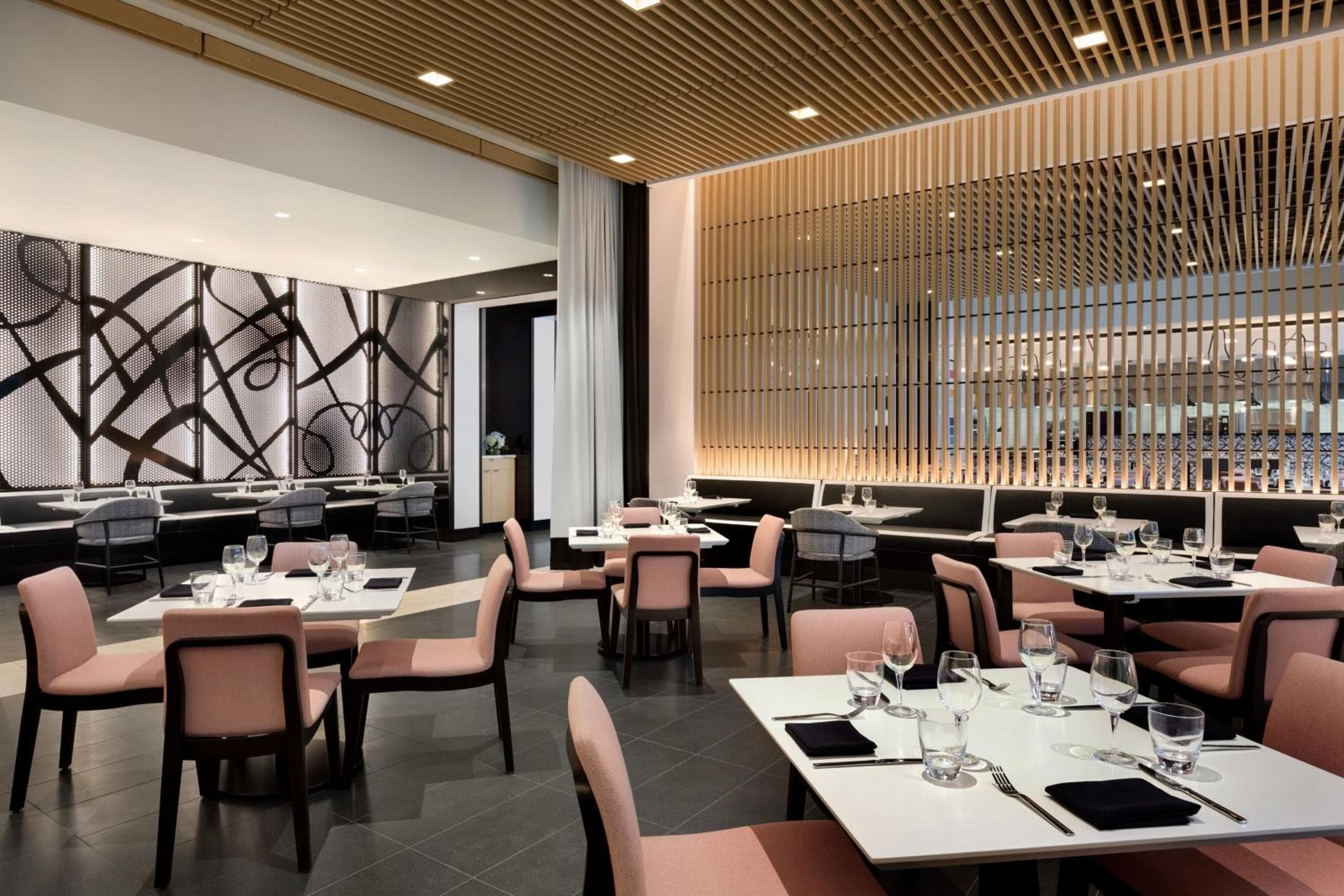 The Viv Hotel, Anaheim, a Tribute Portfolio Hotel