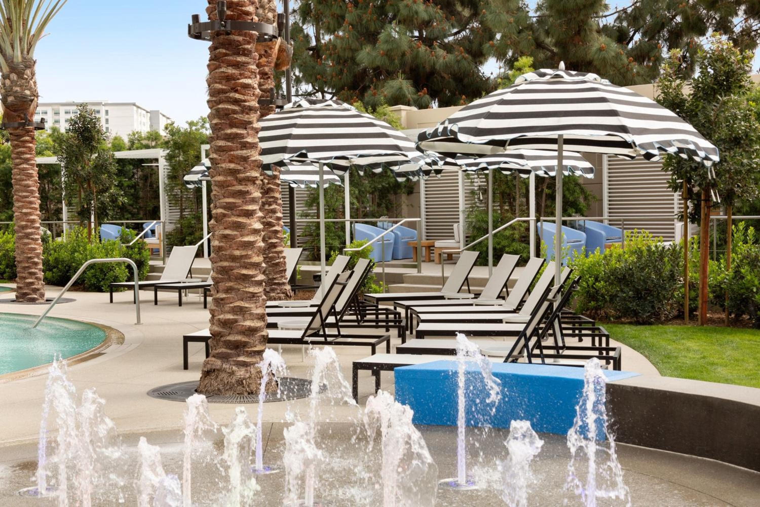 The Viv Hotel, Anaheim, a Tribute Portfolio Hotel
