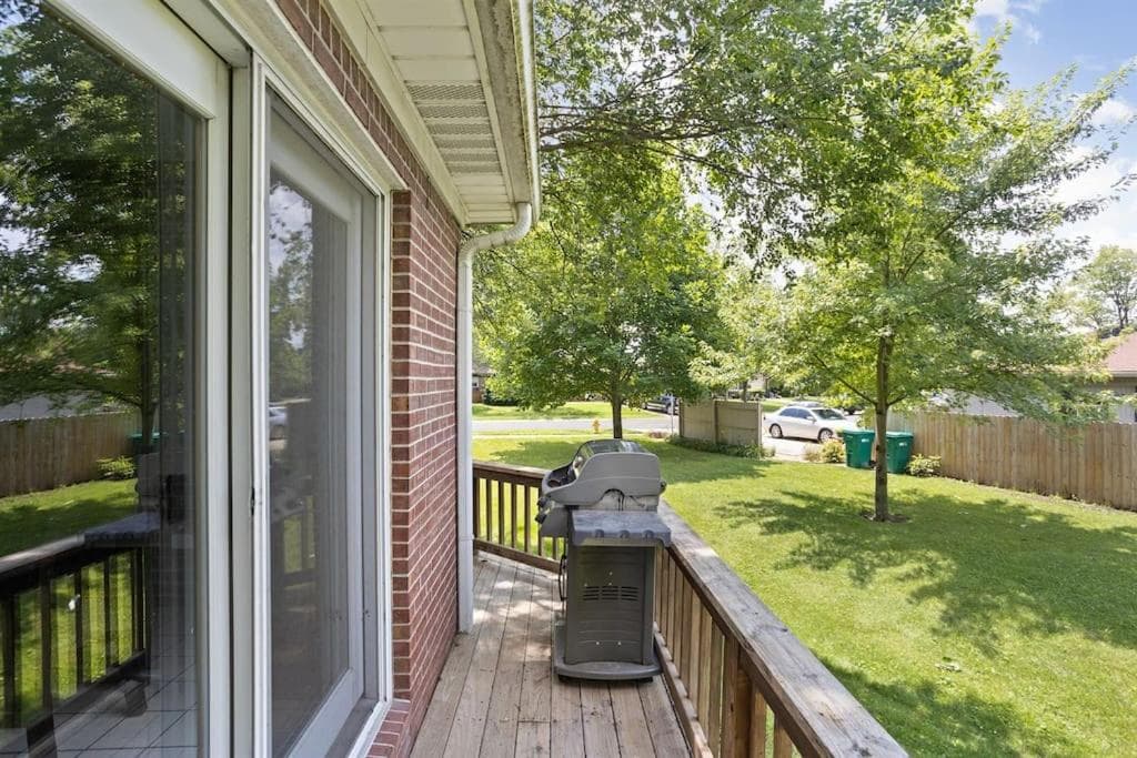 Renovated Brownsburg Retreat - 30mins from Indy