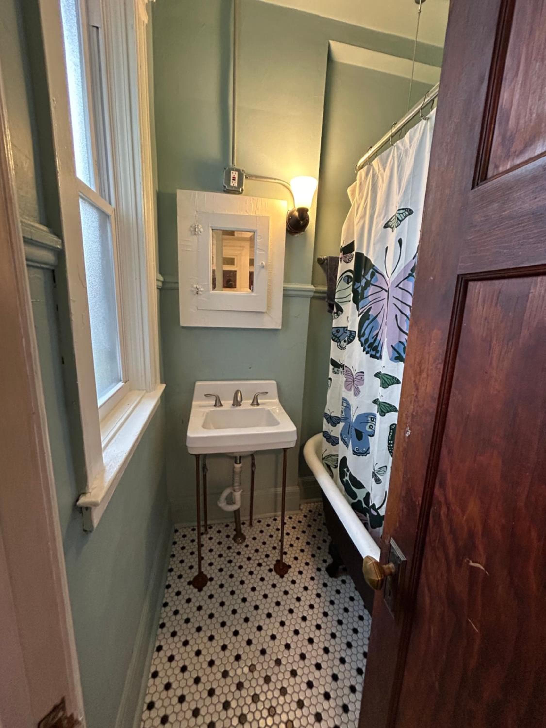 Private rooms in Detroit - close to hospitals