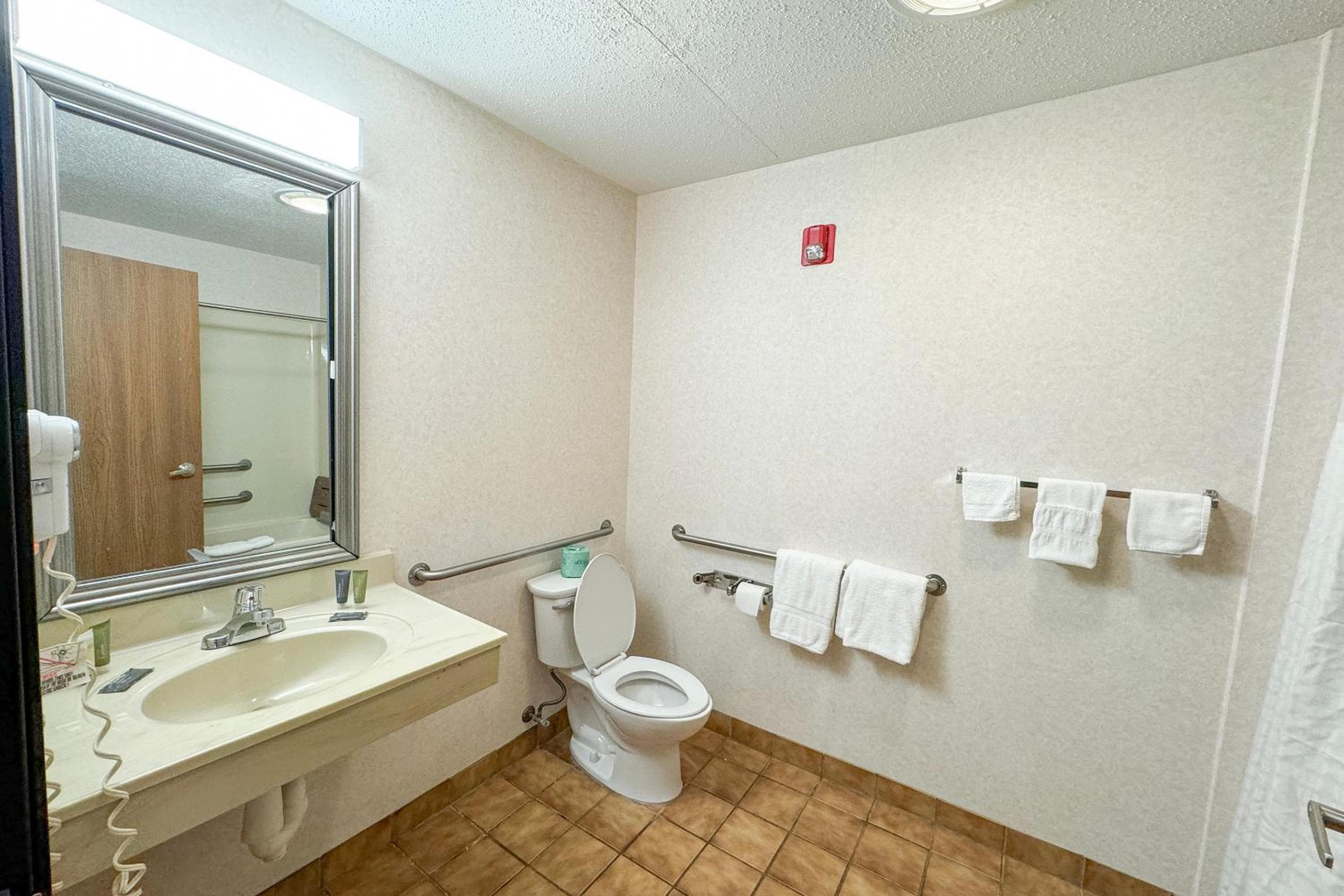 FairBridge Inn & Suites Batavia-Darien Amusement Park