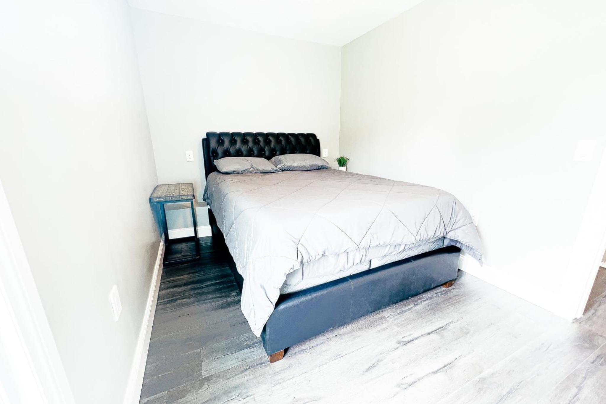 2 Homes, 1 Stay-7BR Niagara Falls Compound