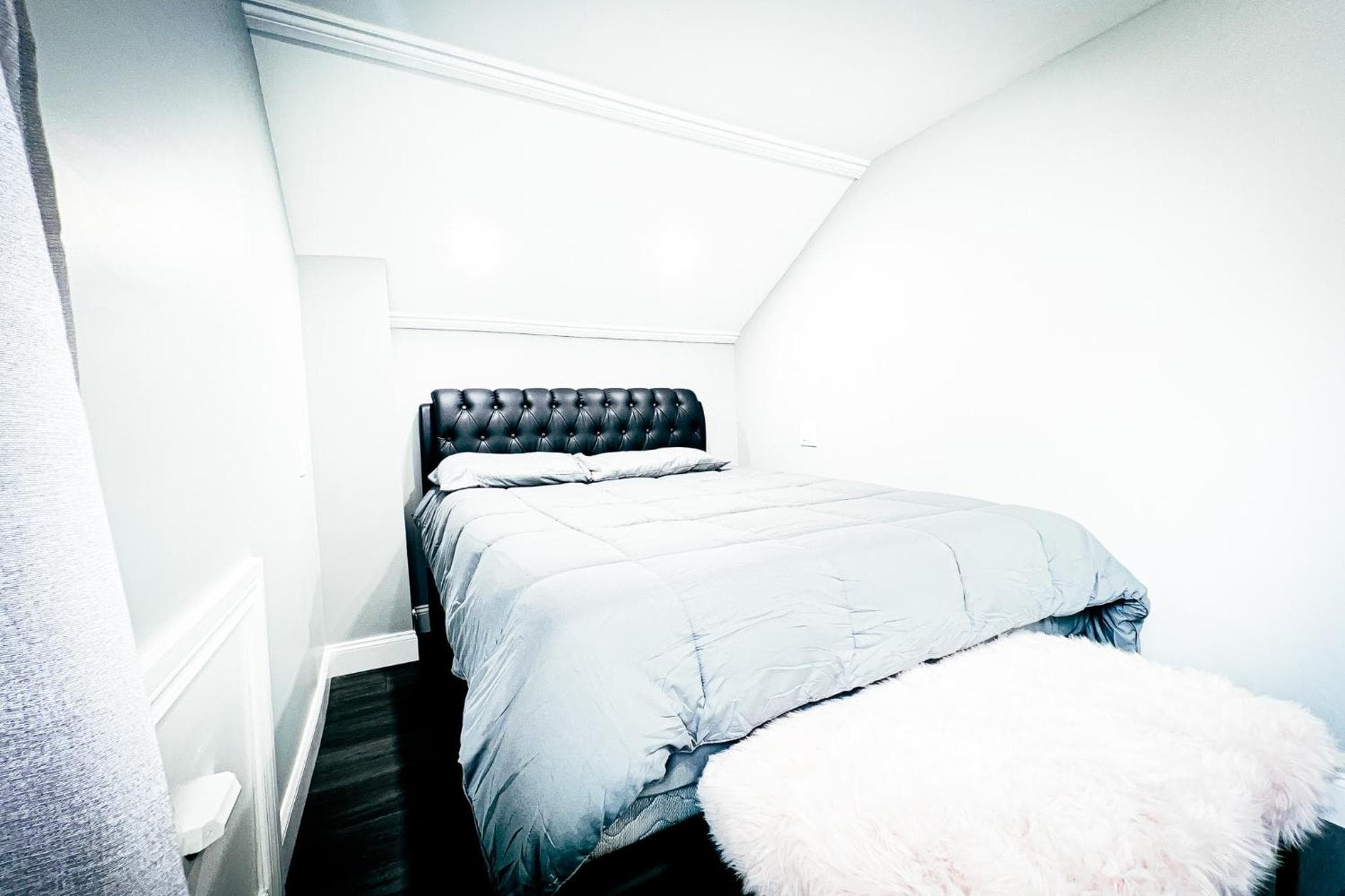 2 Homes, 1 Stay-7BR Niagara Falls Compound