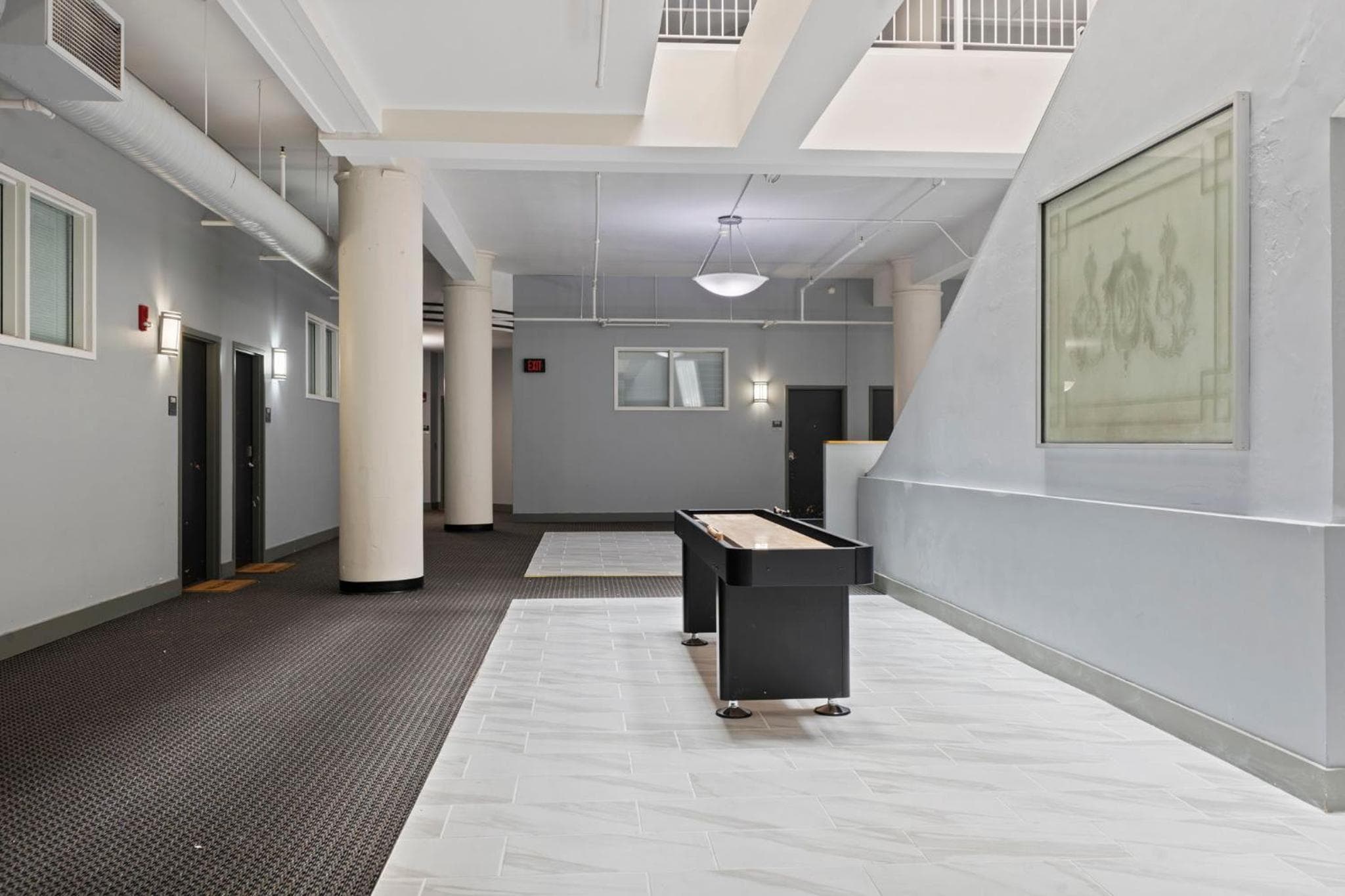 Indy Urban Nest - Sleeps 8 - Skywalk Access - Convention Center - Stadium