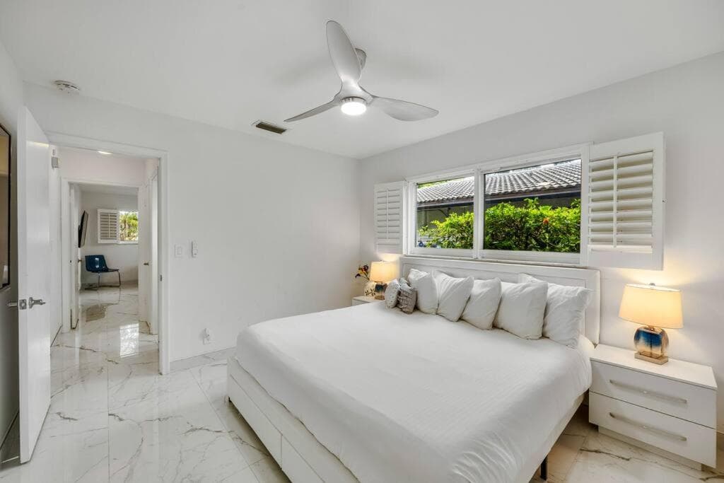 MIAMI Art Villa Heated Saltwater Pool with SPA EV