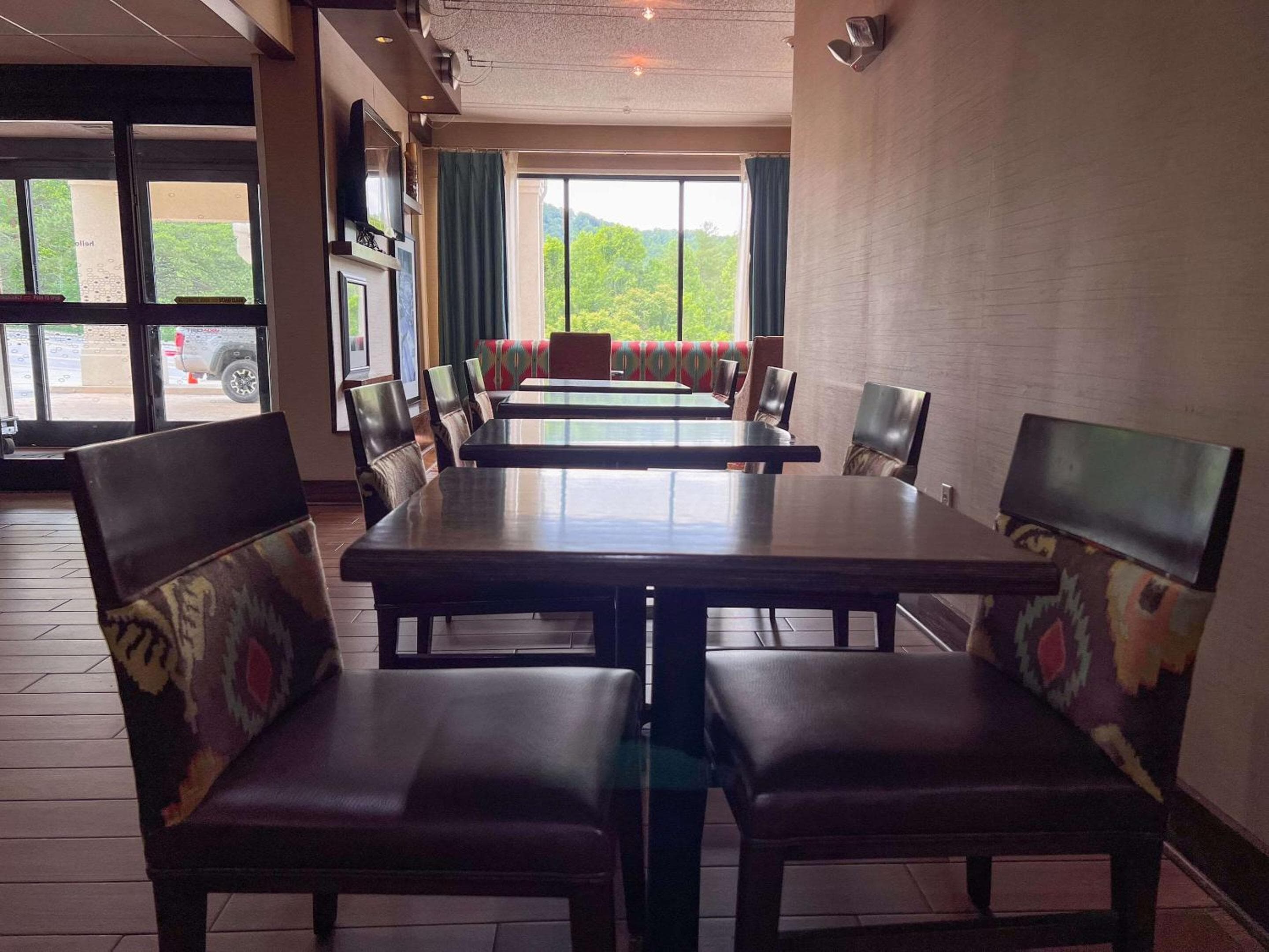 Clarion Pointe Cherokee