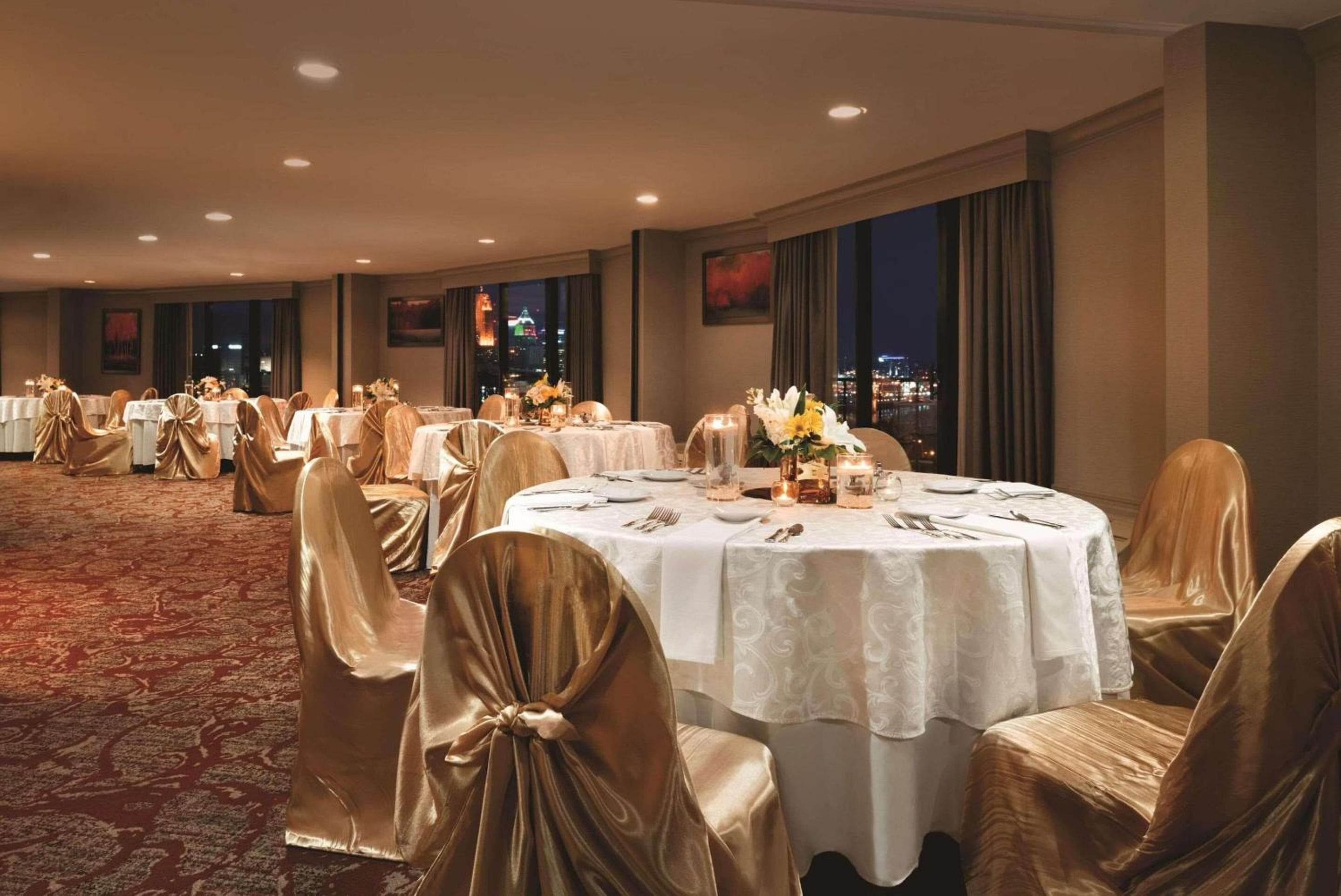 Radisson Hotel Cincinnati Riverfront