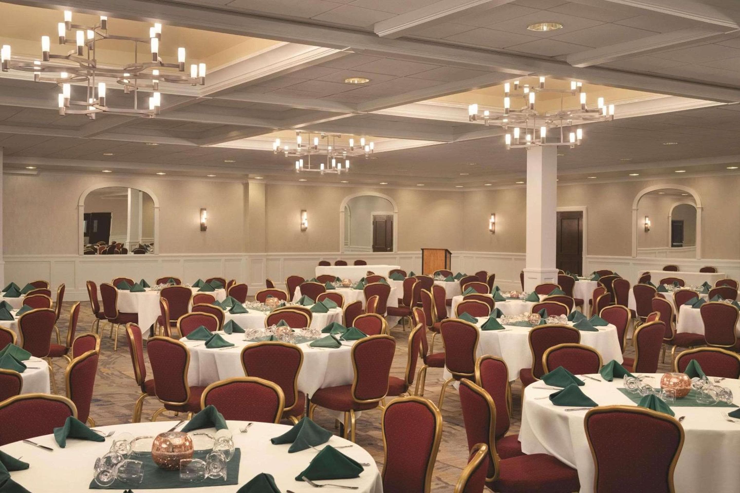 DoubleTree by Hilton Providence Airport Warwick