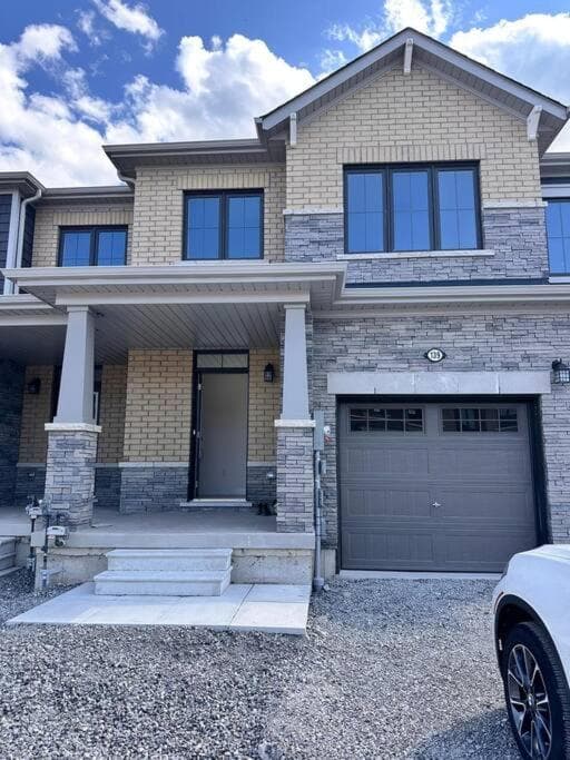 3BR Home Near Niagara Falls King Bed Free Parking 75 Inch TV & Wi-Fi