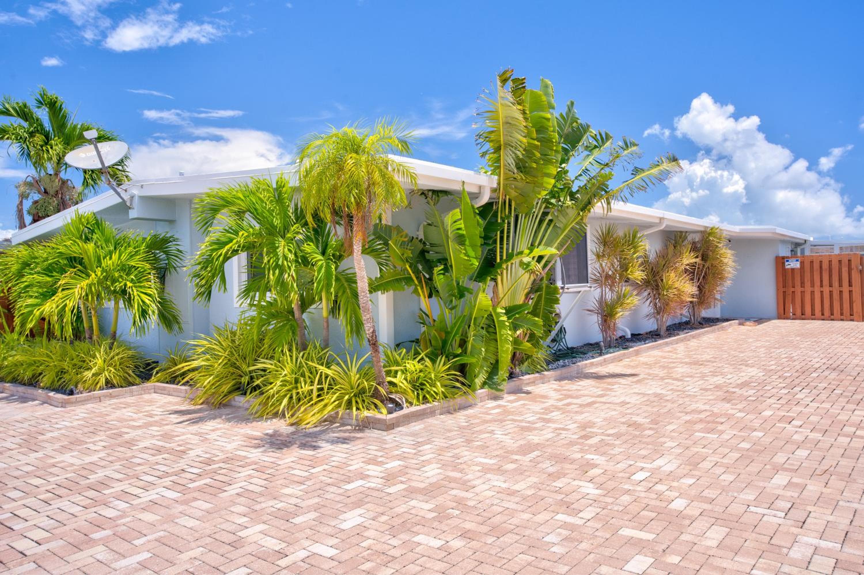 Key Colony Aqua Lodges
