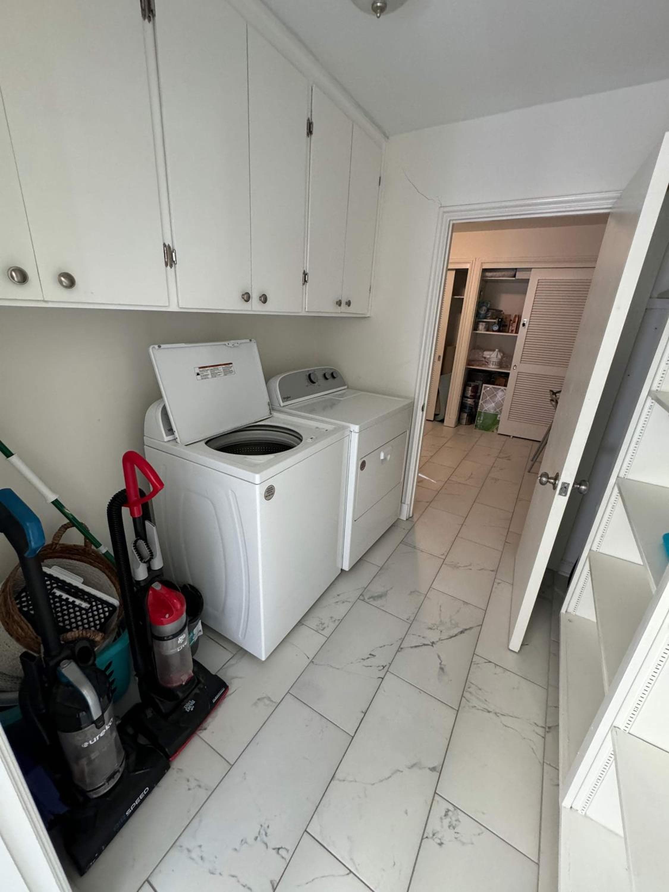 Near University & Dining- Garden District Dwelling