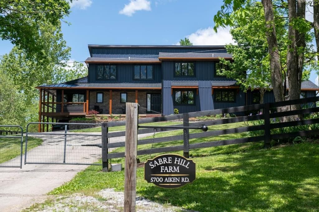 Horse Farm 4Bedrm home Bourbon Trail w private pool