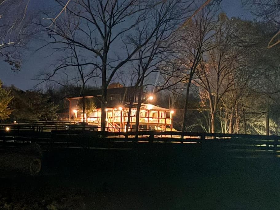 Horse Farm 4Bedrm home Bourbon Trail w private pool