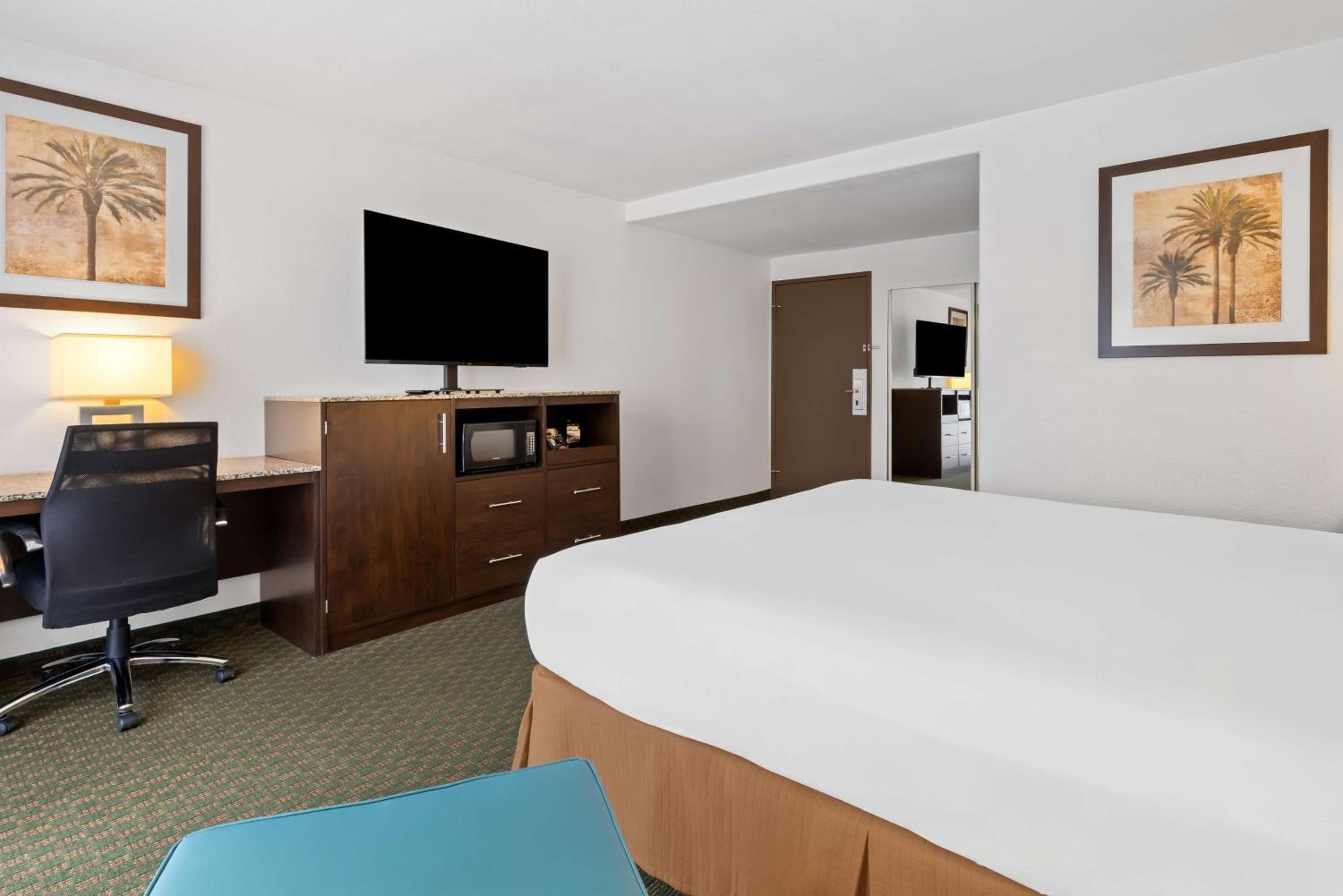 Best Western Date Tree Hotel