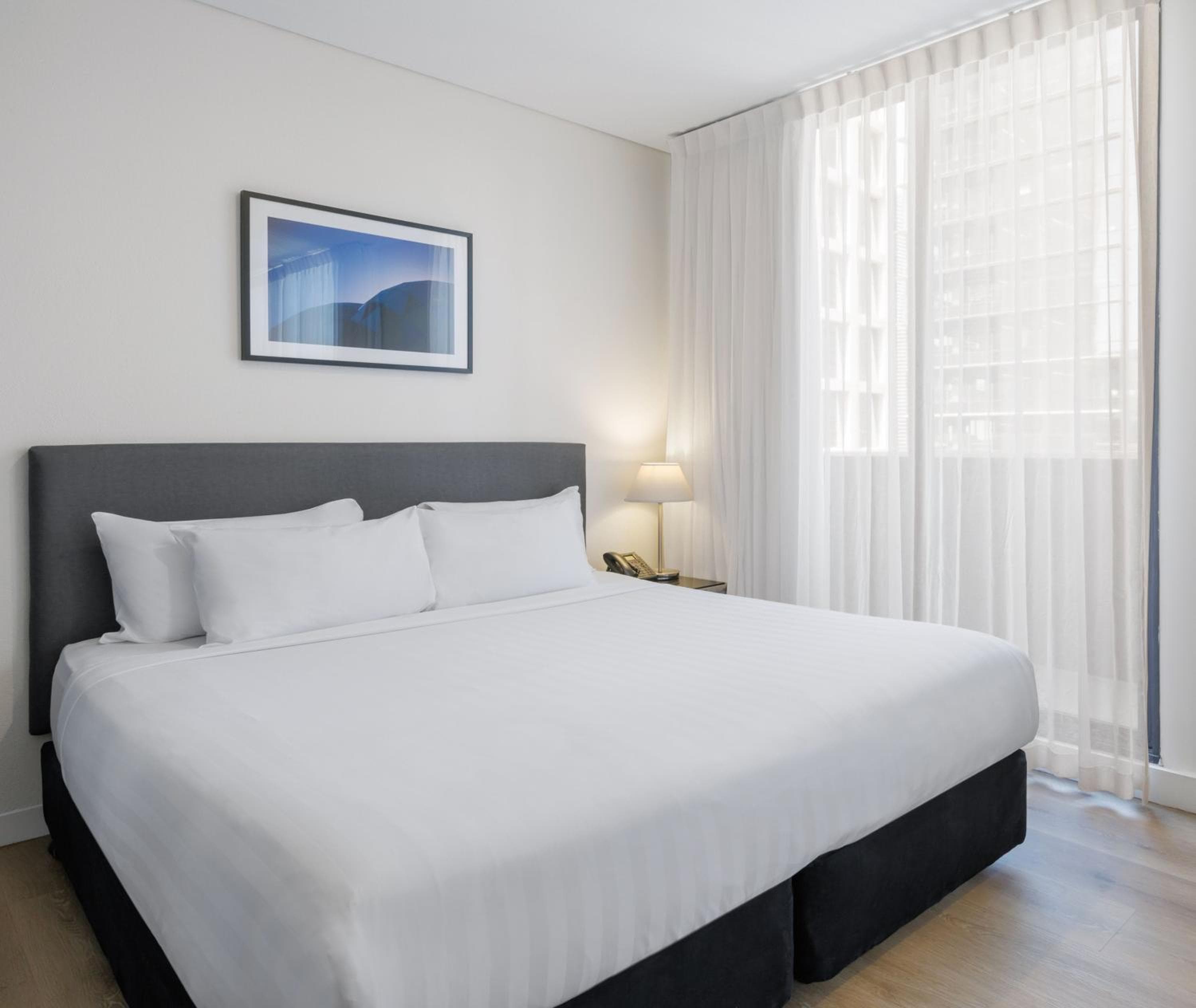 Oaks Melbourne on Collins Suites