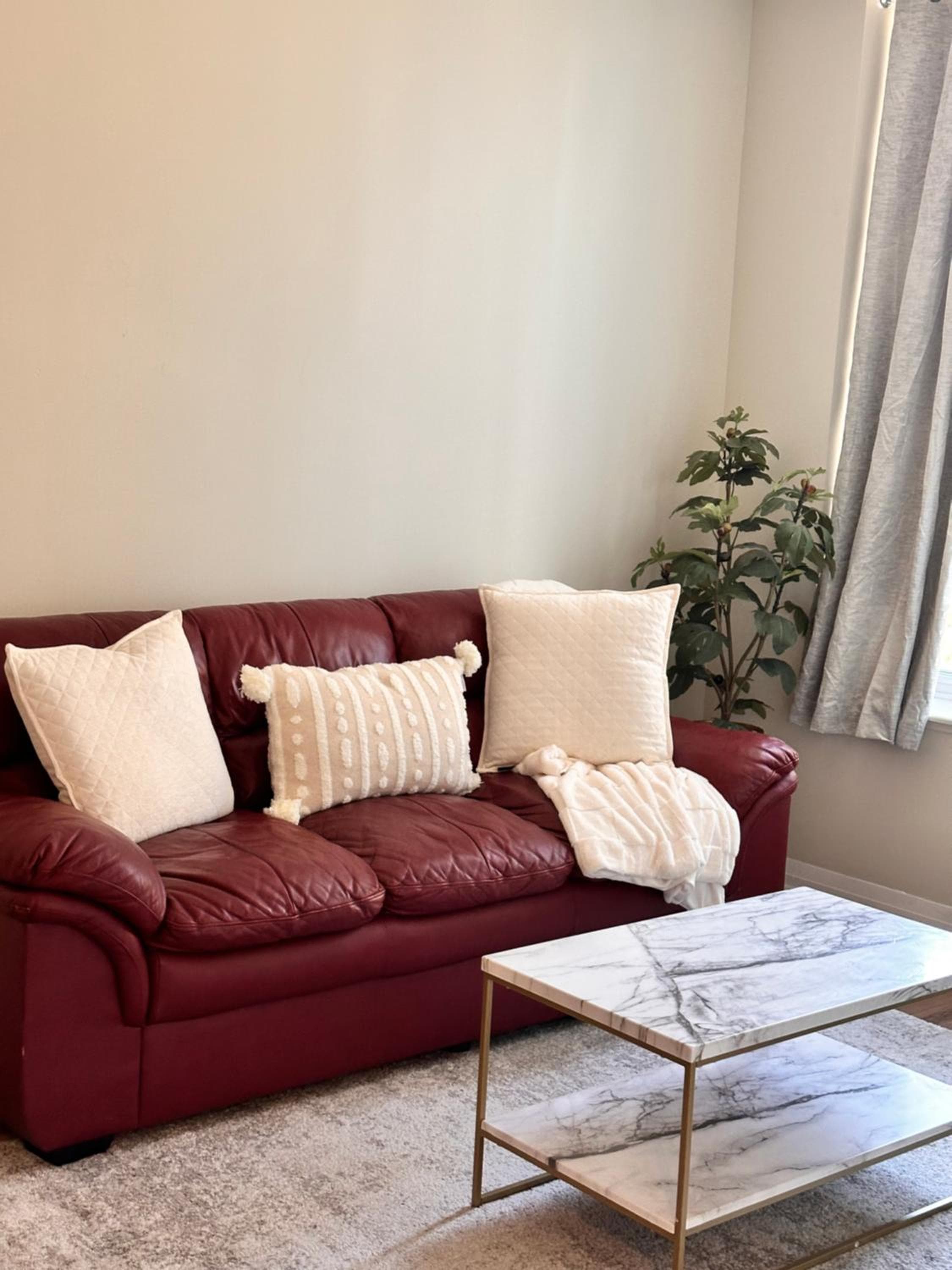 Cozy Room in a Townhouse Mississauga, Ontario canada