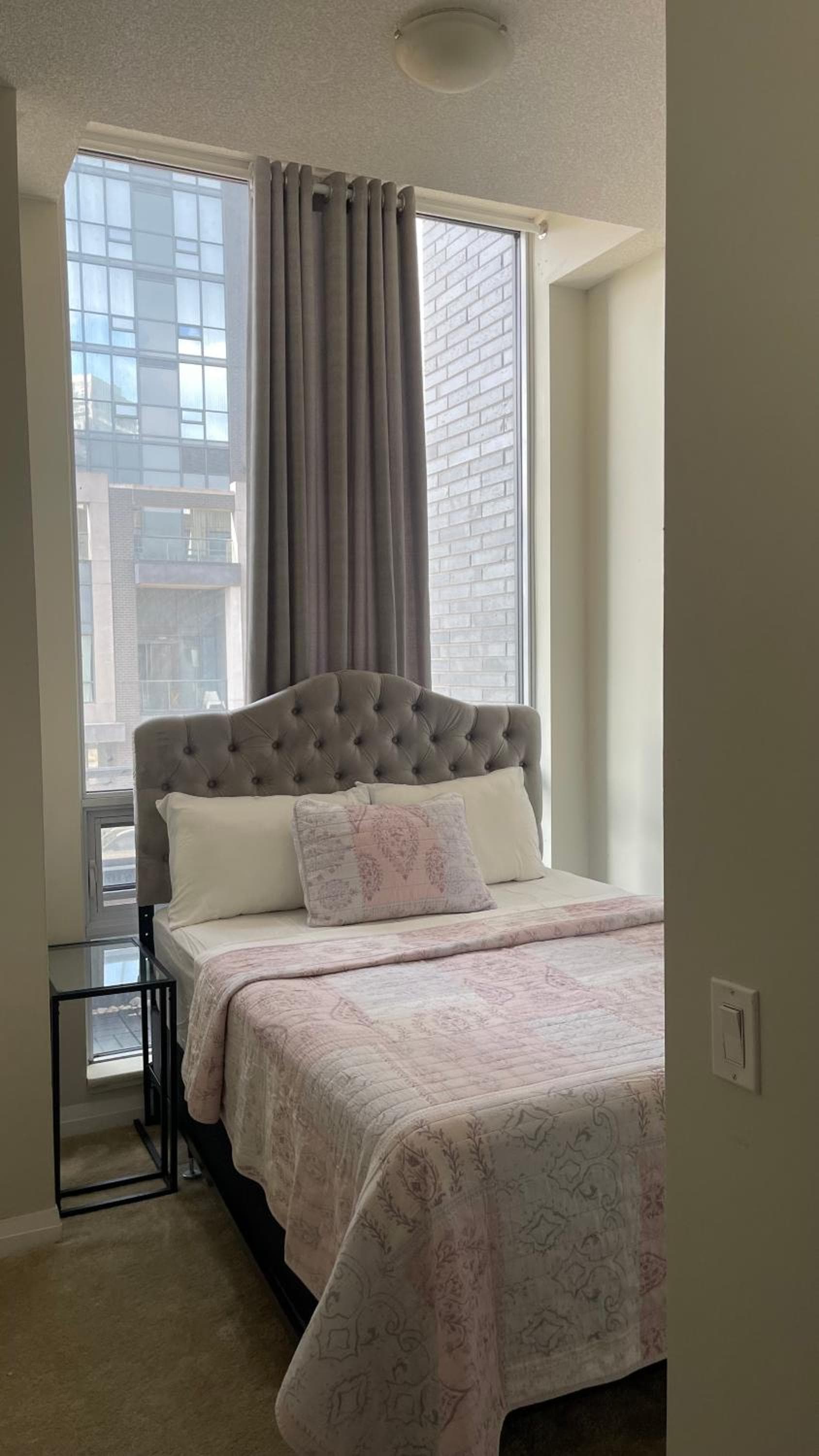 Cozy Room in a Townhouse Mississauga, Ontario canada