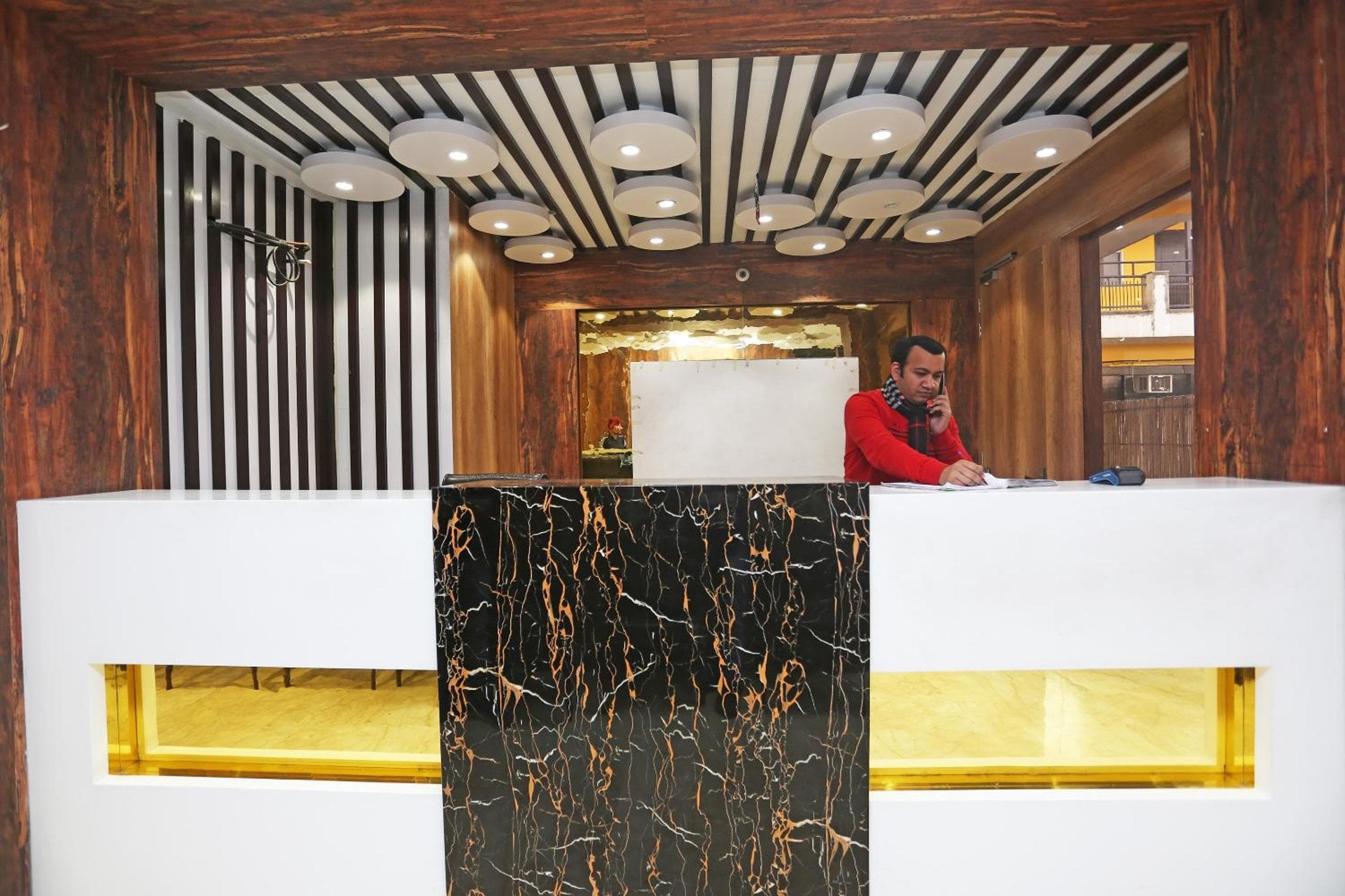Hotel O Samrat
