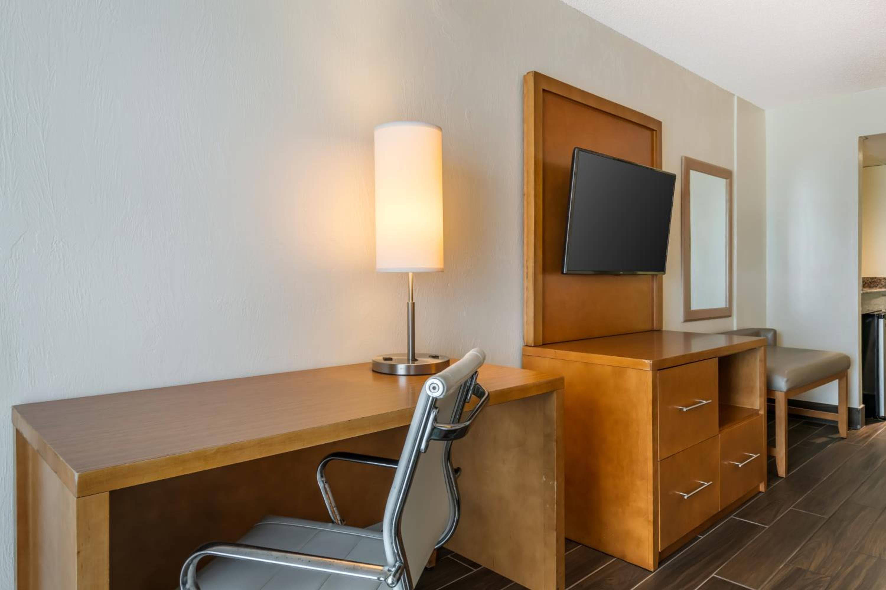 Tropical Winds Resort Hotel