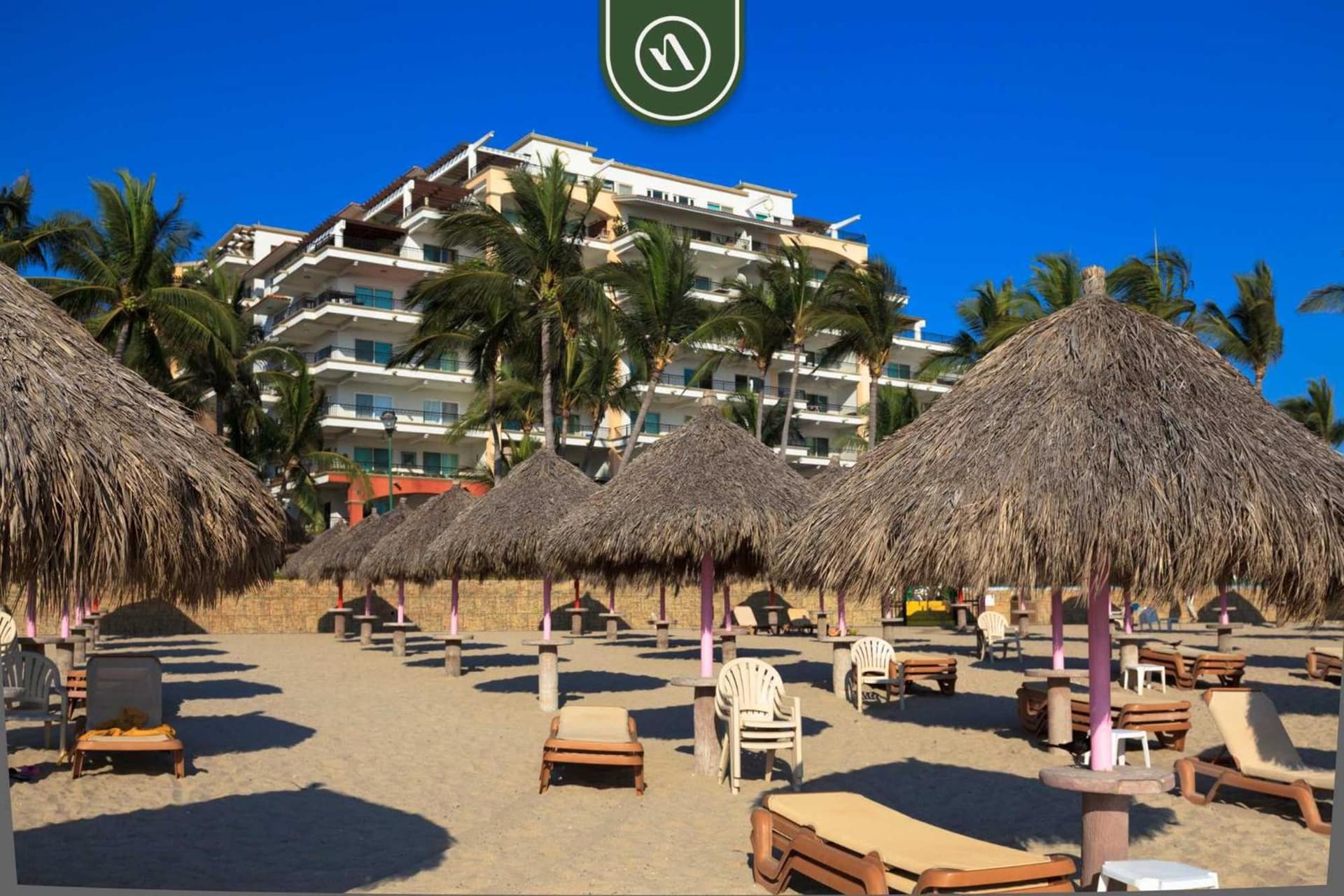 Cozy Beachfront Studio - Beach Club - Pools