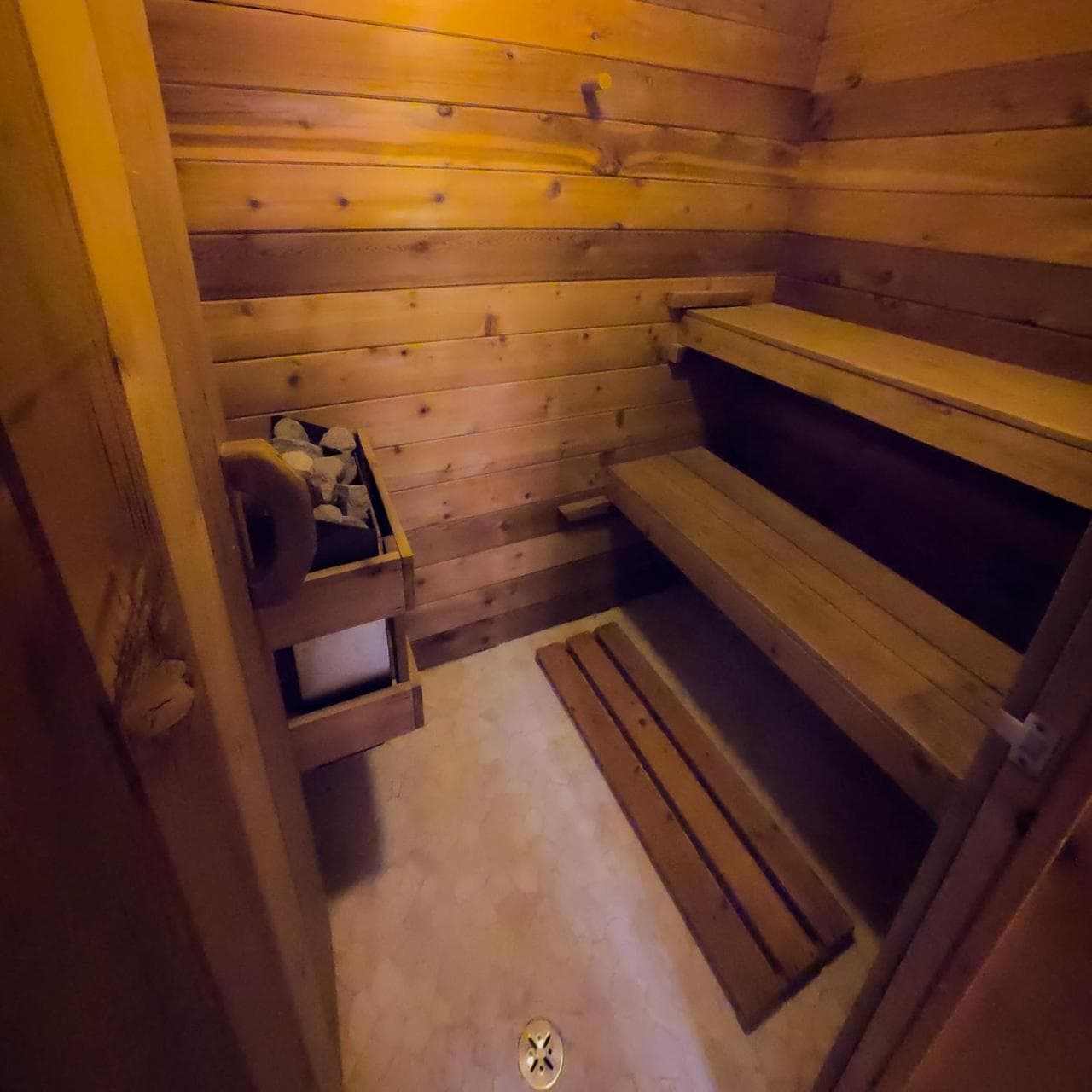 Riverside Retreat with Sauna & Hot Tub in Elora